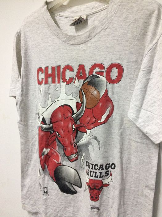 VTG 90's Chicago Bulls NBA warm up t shirt by Nutmeg Mills made in USA