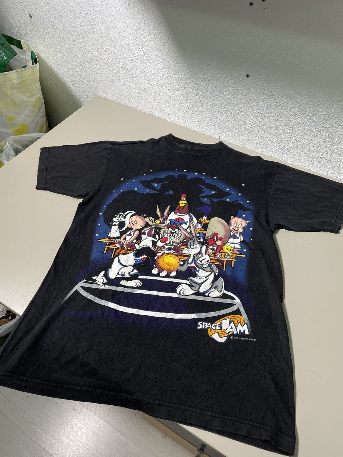 Vintage 1997 Looney Tunes Space Jam Jordan T-Shirt