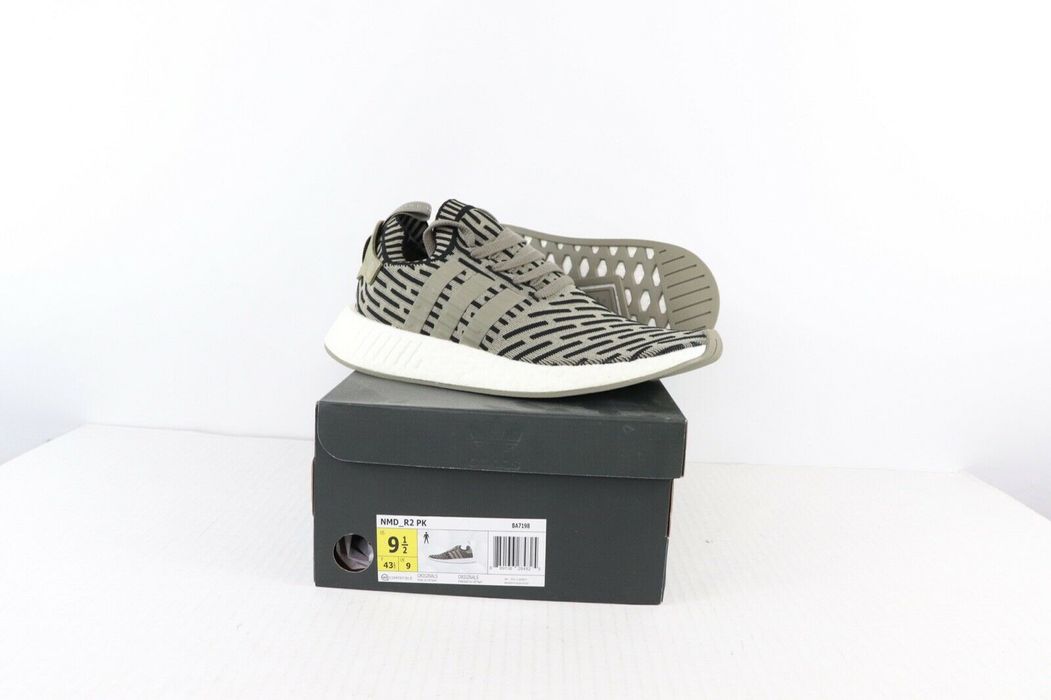 Adidas nmd hot sale r2 uas