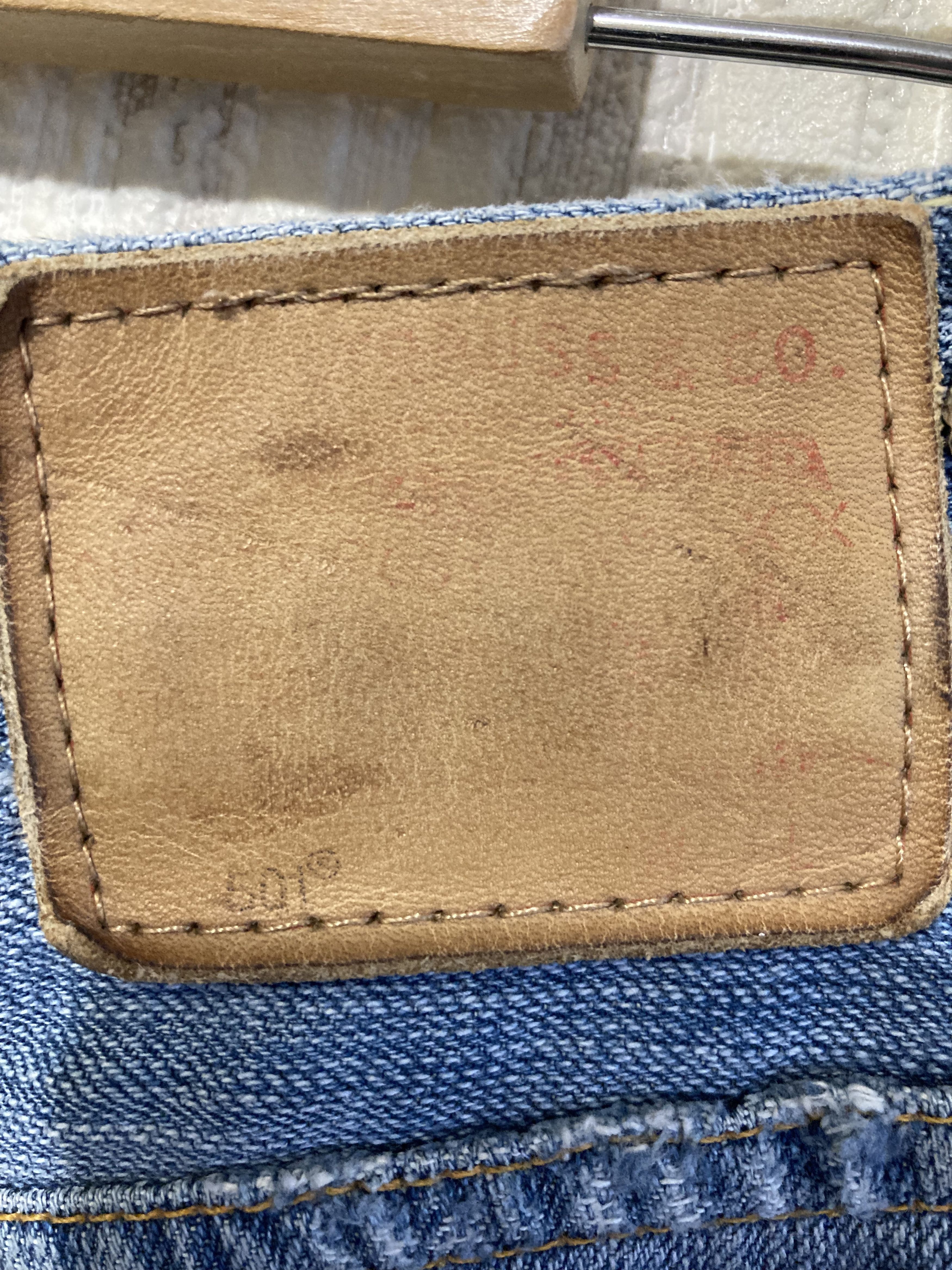 Levi's Vintage Clothing Levi's 501Distressed Selvage Denim Capital E Made in USA Size US 31 - 9 Thumbnail
