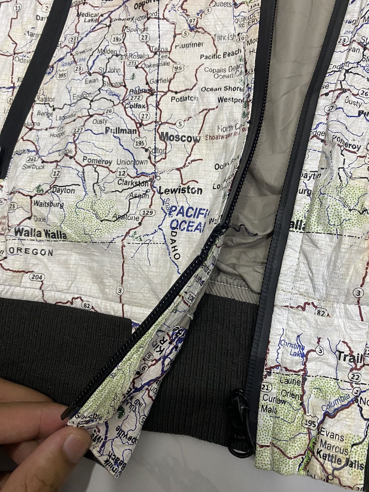Manastash MANATASH 🇯🇵 PAPER MAP PATTERN BLOUSON JACKET UNZIPPED Size US S / EU 44-46 / 1 - 14 Thumbnail