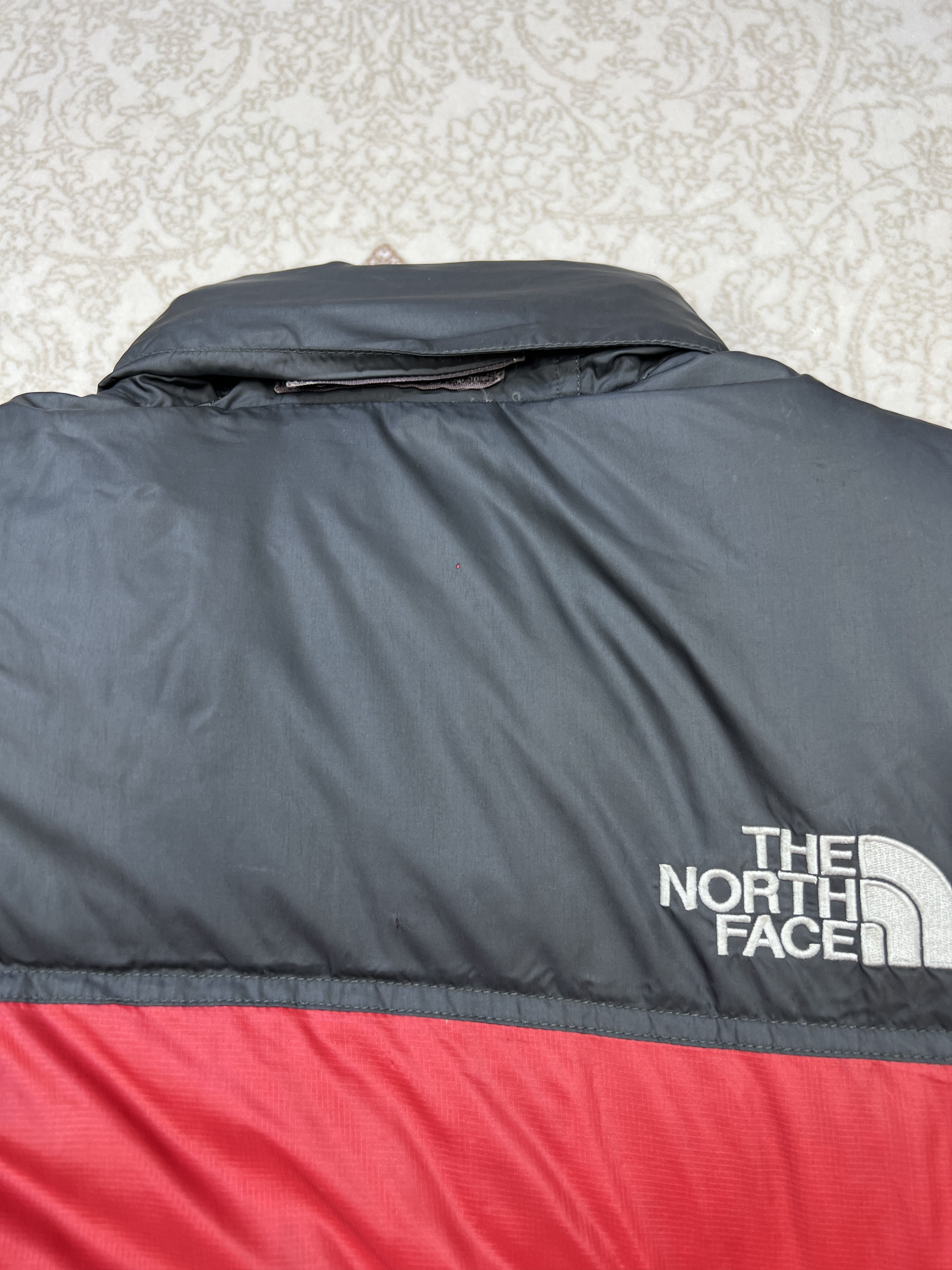 The North Face × Vintage Y2K North Face Nuptse Japan Size 90 Puffer Jacket Black Red Size US S / EU 44-46 / 1 - 16 Thumbnail