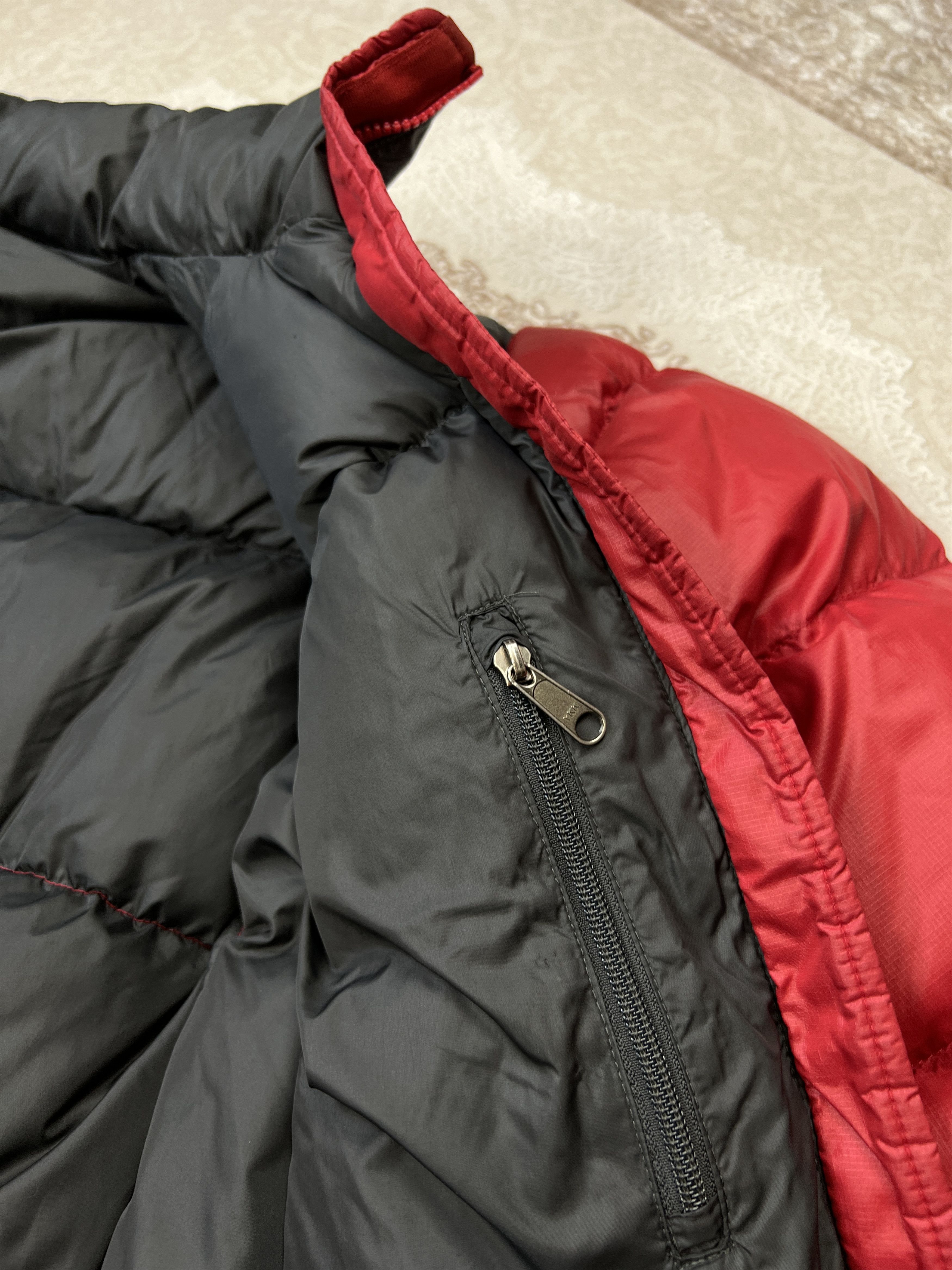 The North Face × Vintage Y2K North Face Nuptse Japan Size 90 Puffer Jacket Black Red Size US S / EU 44-46 / 1 - 9 Thumbnail