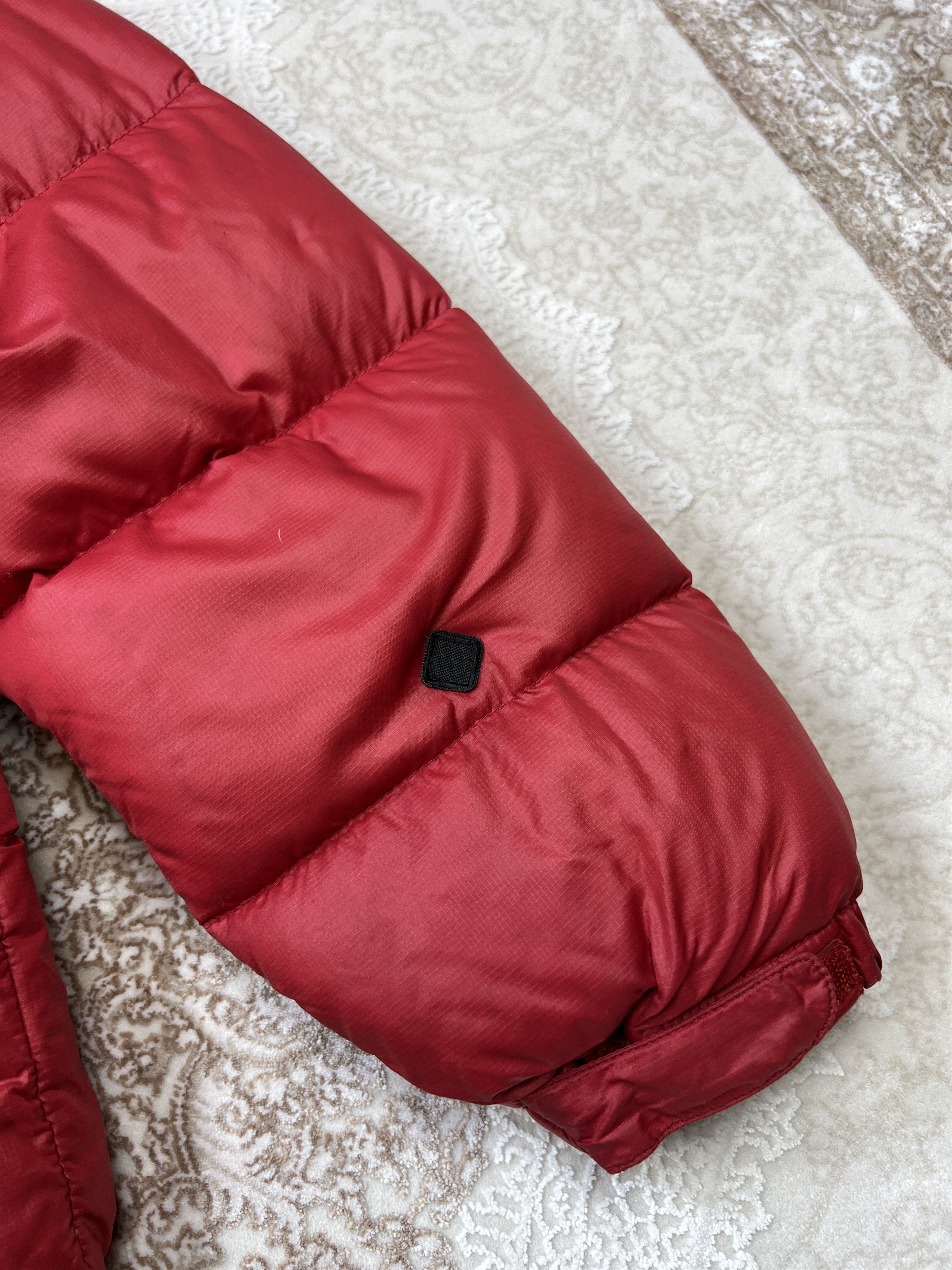 The North Face × Vintage Y2K North Face Nuptse Japan Size 90 Puffer Jacket Black Red Size US S / EU 44-46 / 1 - 13 Thumbnail