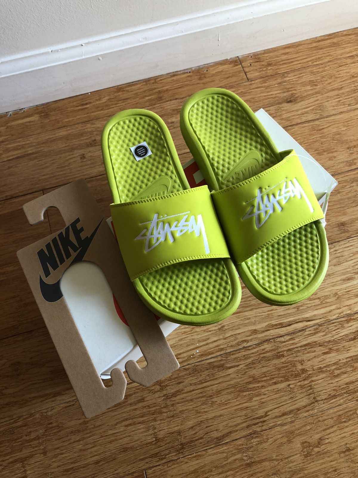 Nike × Stussy US 6 Stussy BESASSI CW2787 300 slides sandals bright cactus Size US 6 / EU 39 - 2 Thumbnail