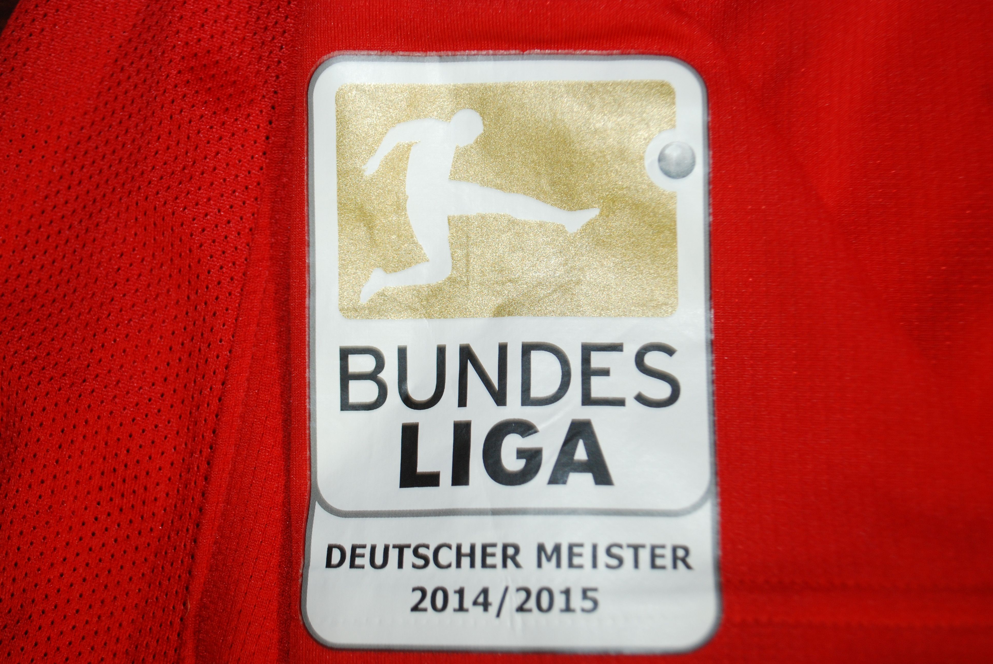 Adidas #17 BOATENG BAYERN MUNICH 2015 2015 HOME FOOTBALL SHIRT Size US S / EU 44-46 / 1 - 5 Thumbnail