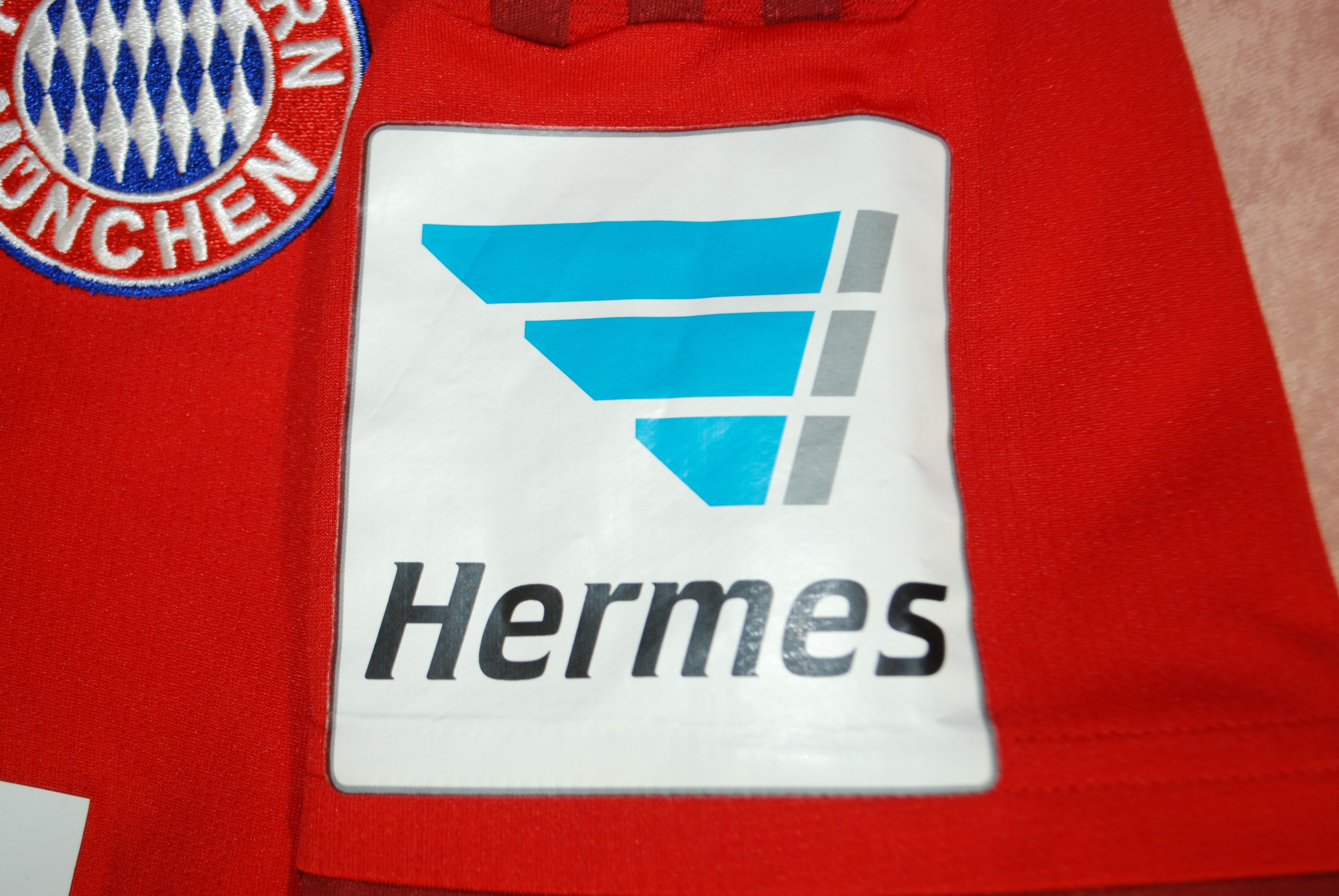 Adidas #17 BOATENG BAYERN MUNICH 2015 2015 HOME FOOTBALL SHIRT Size US S / EU 44-46 / 1 - 6 Thumbnail