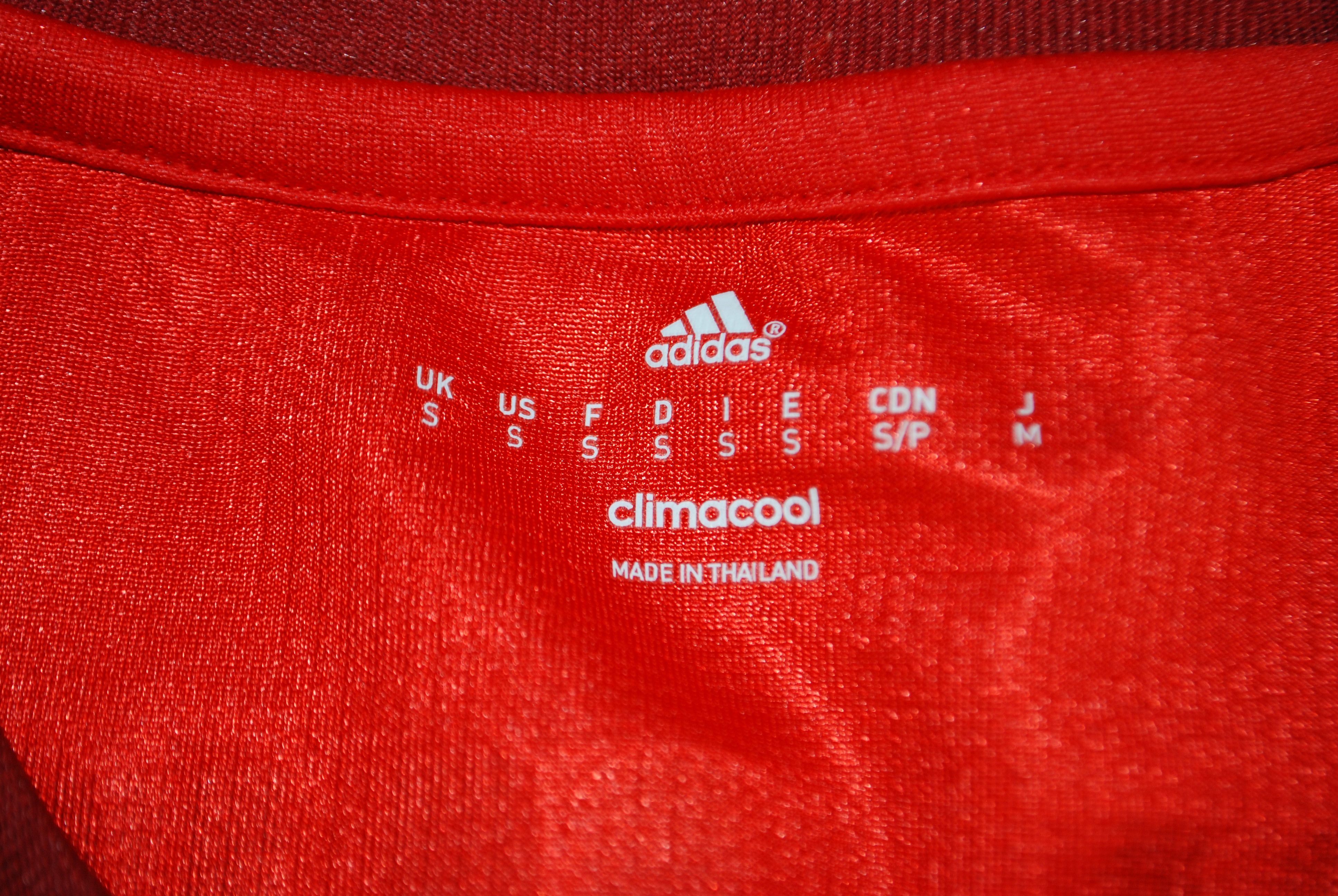 Adidas #17 BOATENG BAYERN MUNICH 2015 2015 HOME FOOTBALL SHIRT Size US S / EU 44-46 / 1 - 4 Thumbnail