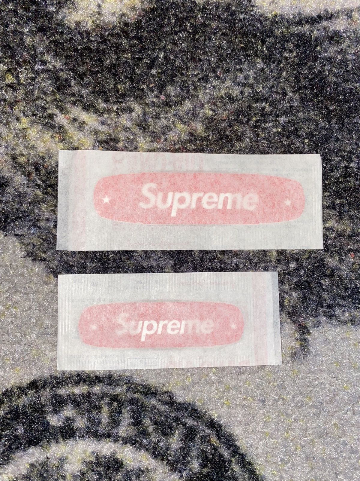 Supreme Supreme Red Bandaid Pack (Small & Large) Size ONE SIZE - 1 Thumbnail