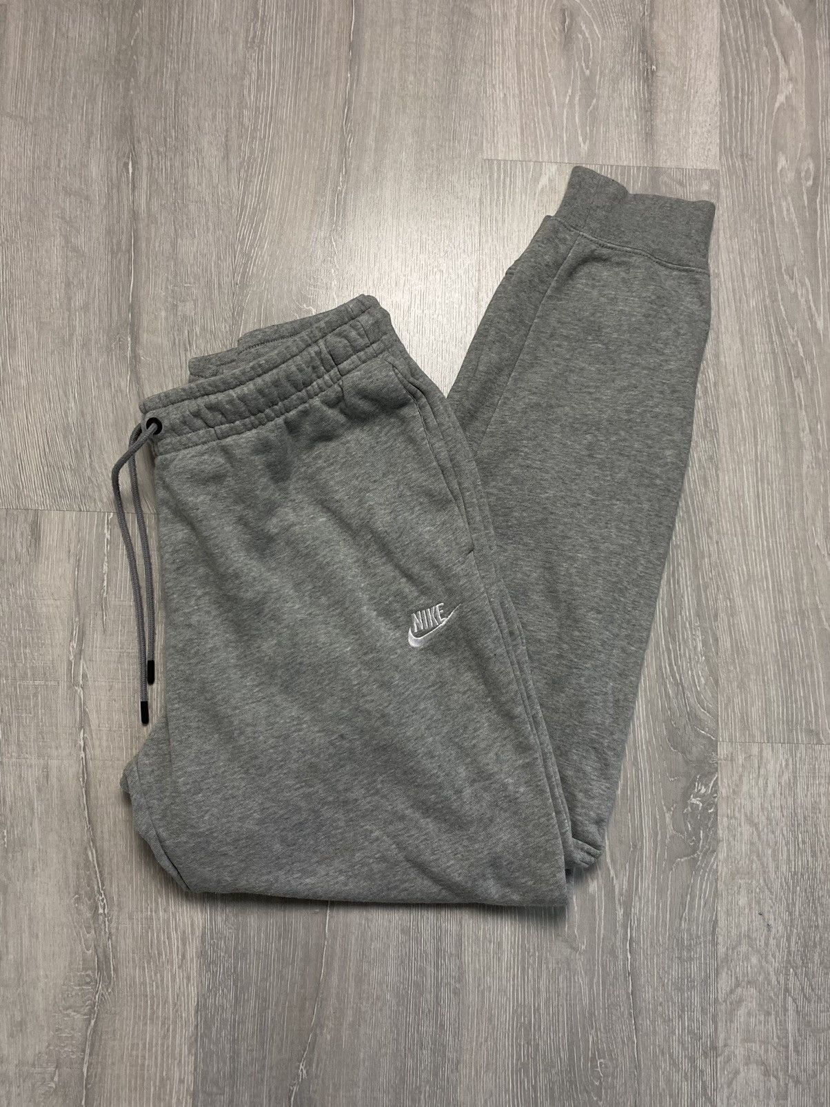 Nike × Vintage Nike vintage grey sweat pants small logo Size US 30 / EU 46 - 1 Thumbnail