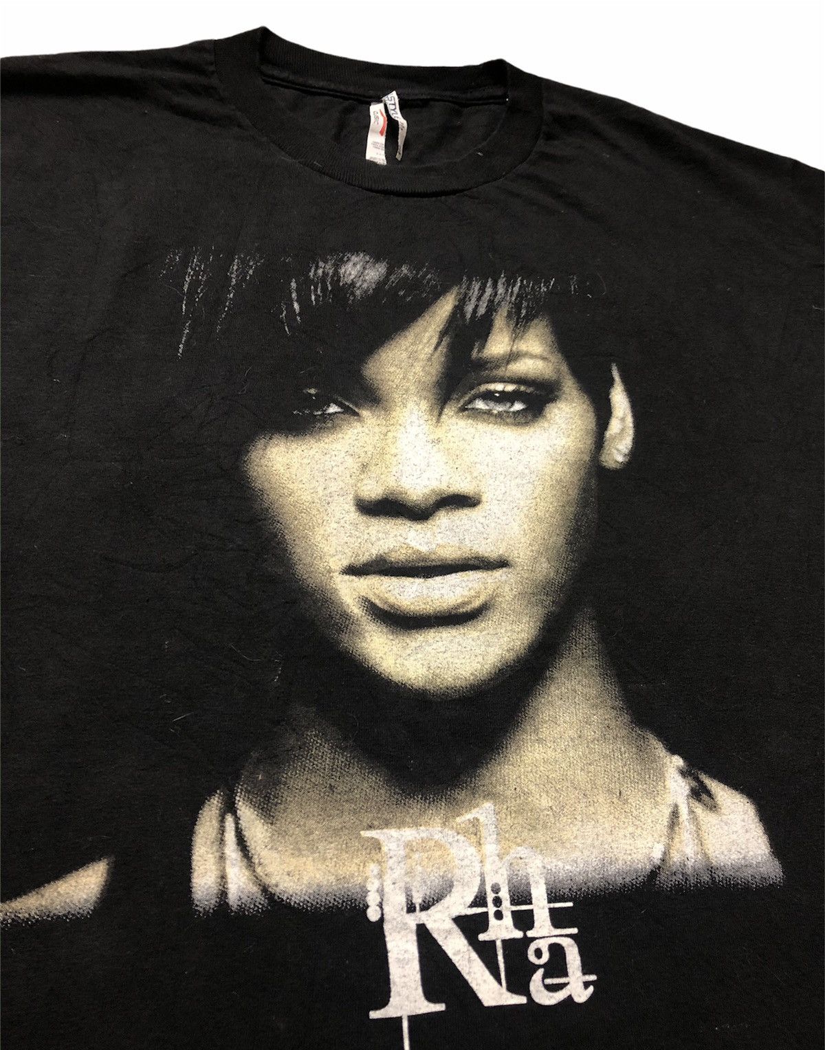 Band Tees Rihanna Anti Rihanna World Tour 2016 T Shirt Size US L / EU 52-54 / 3 - 2 Thumbnail
