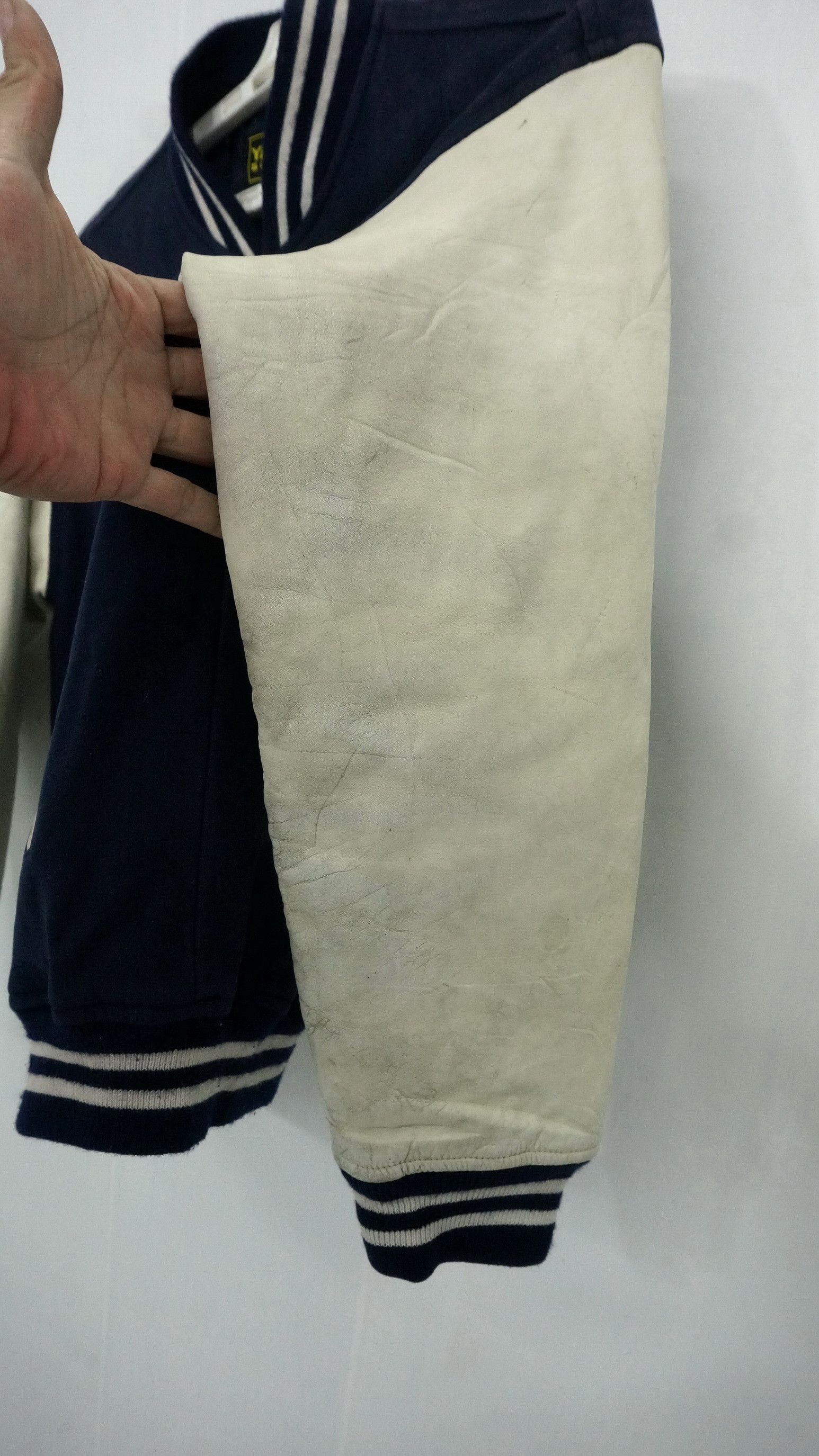 Brooklyn Clothing Vintage YAKOPAK Varsity Worn Out Leather Sleeve Jacket Size US L / EU 52-54 / 3 - 8 Thumbnail