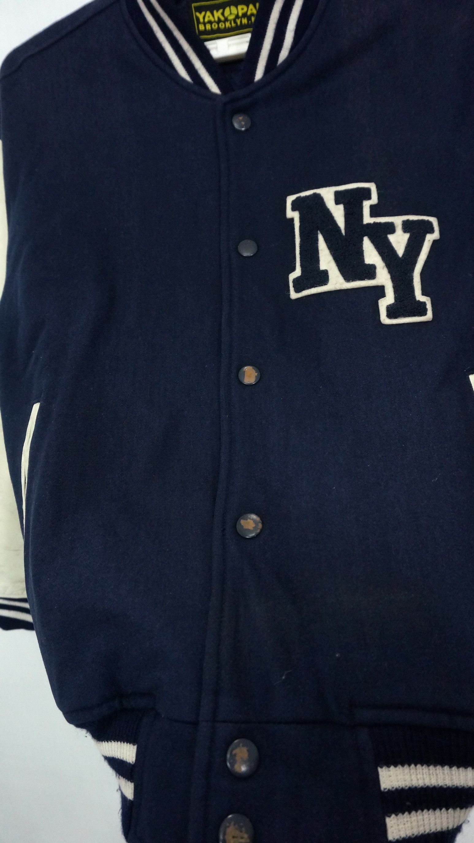 Brooklyn Clothing Vintage YAKOPAK Varsity Worn Out Leather Sleeve Jacket Size US L / EU 52-54 / 3 - 12 Thumbnail
