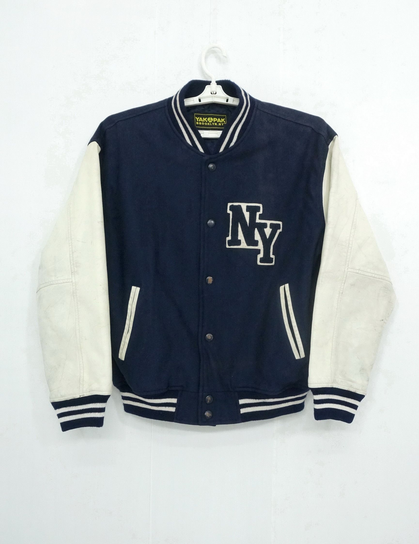 Brooklyn Clothing Vintage YAKOPAK Varsity Worn Out Leather Sleeve Jacket Size US L / EU 52-54 / 3 - 1 Thumbnail