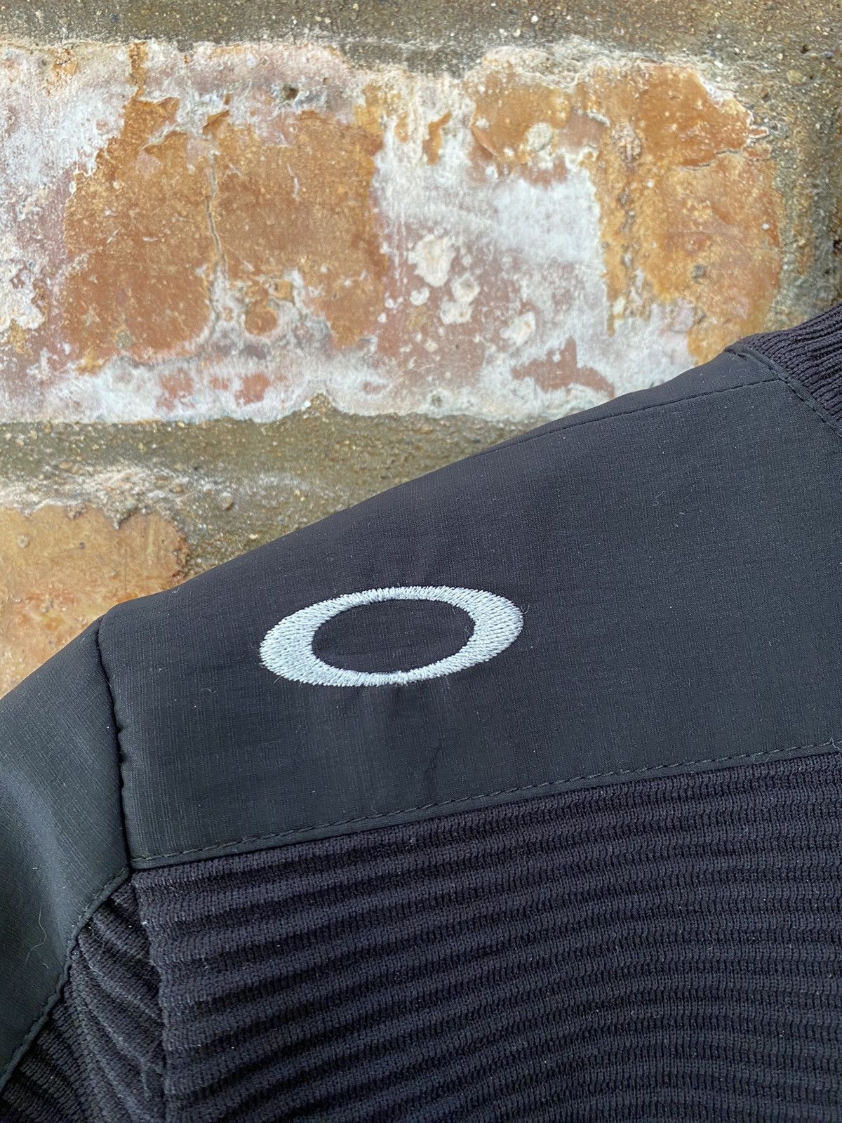 Oakley Tech Wear Turtleneck Ninja center back logo Size US M / EU 48-50 / 2 - 6 Thumbnail