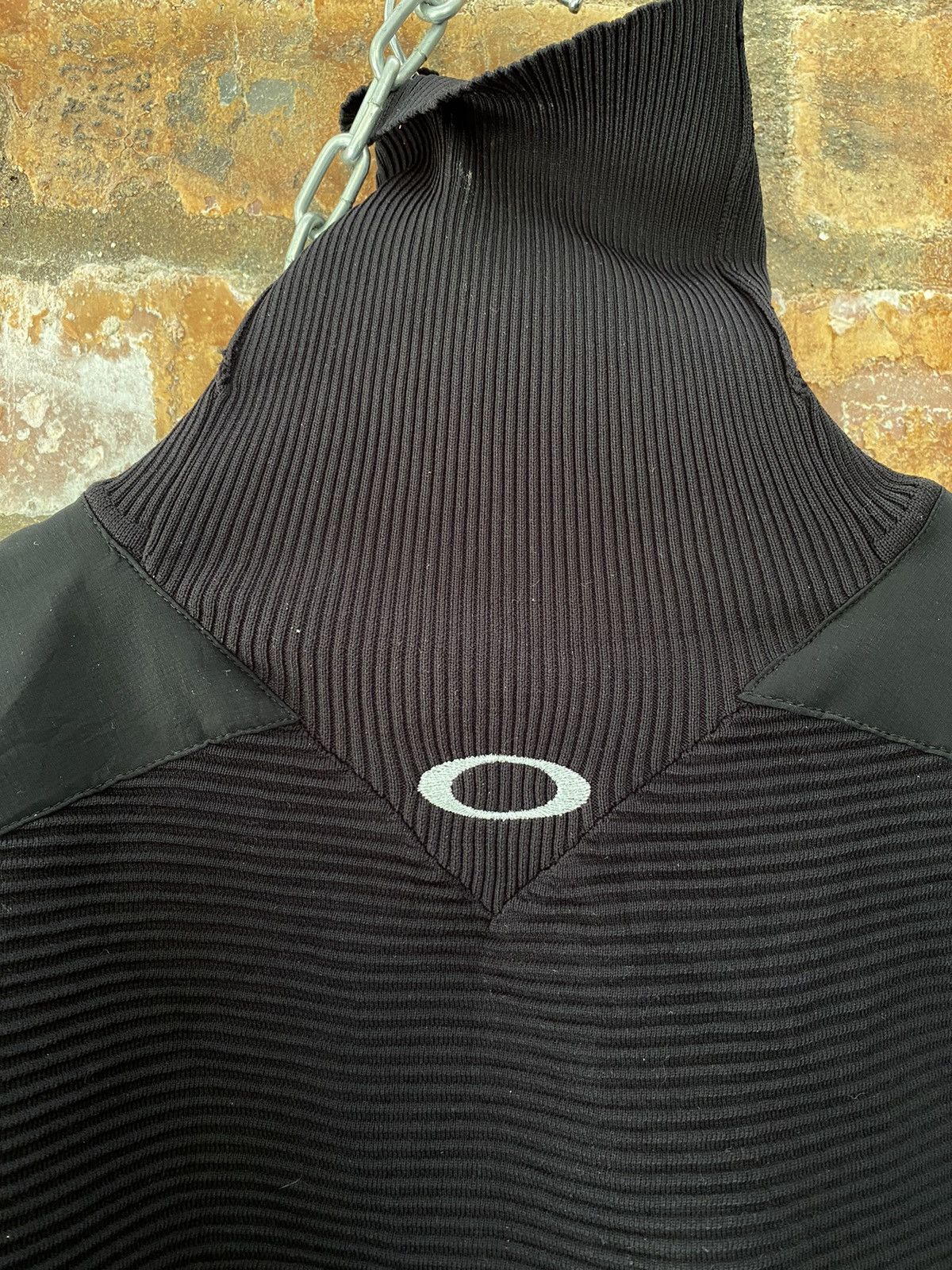 Oakley Tech Wear Turtleneck Ninja center back logo Size US M / EU 48-50 / 2 - 11 Thumbnail