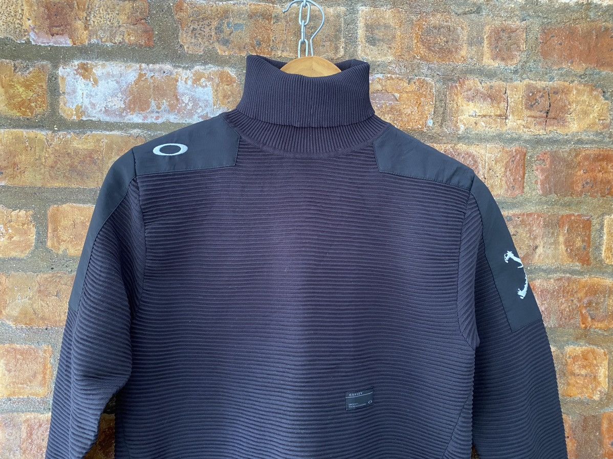 Oakley Tech Wear Turtleneck Ninja center back logo Size US M / EU 48-50 / 2 - 5 Thumbnail