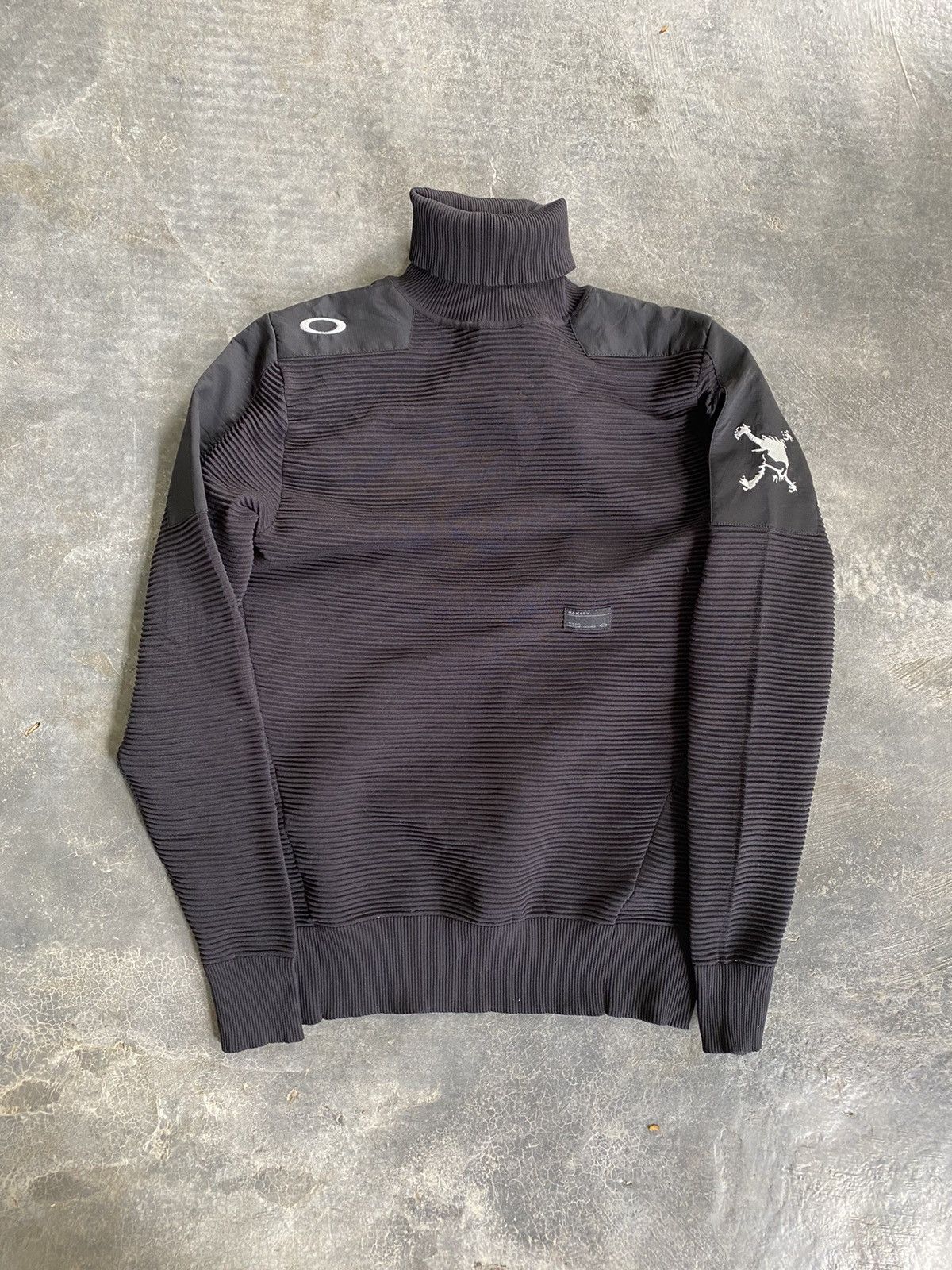 Oakley Tech Wear Turtleneck Ninja center back logo Size US M / EU 48-50 / 2 - 3 Thumbnail