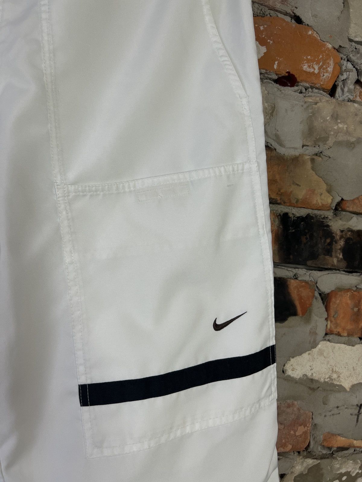 Nike × Vintage Vintage y2k Nike swoosh cargo track pants White Size US 34 / EU 50 - 7 Thumbnail