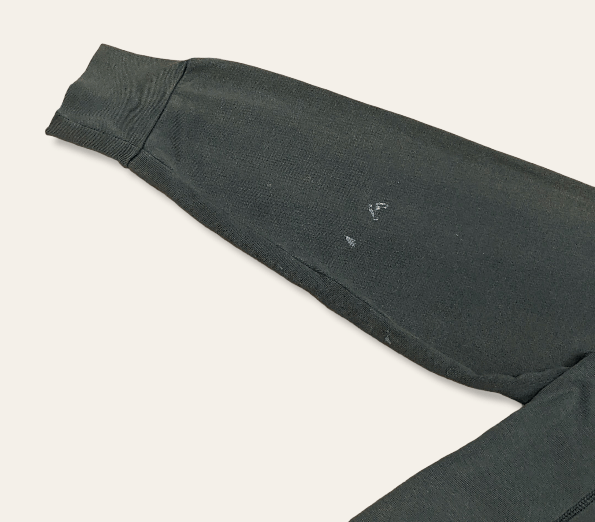 Mossimo × Vintage Vintage 90s Mossimo Distressed Faded Sweathshirt Size US L / EU 52-54 / 3 - 14 Thumbnail