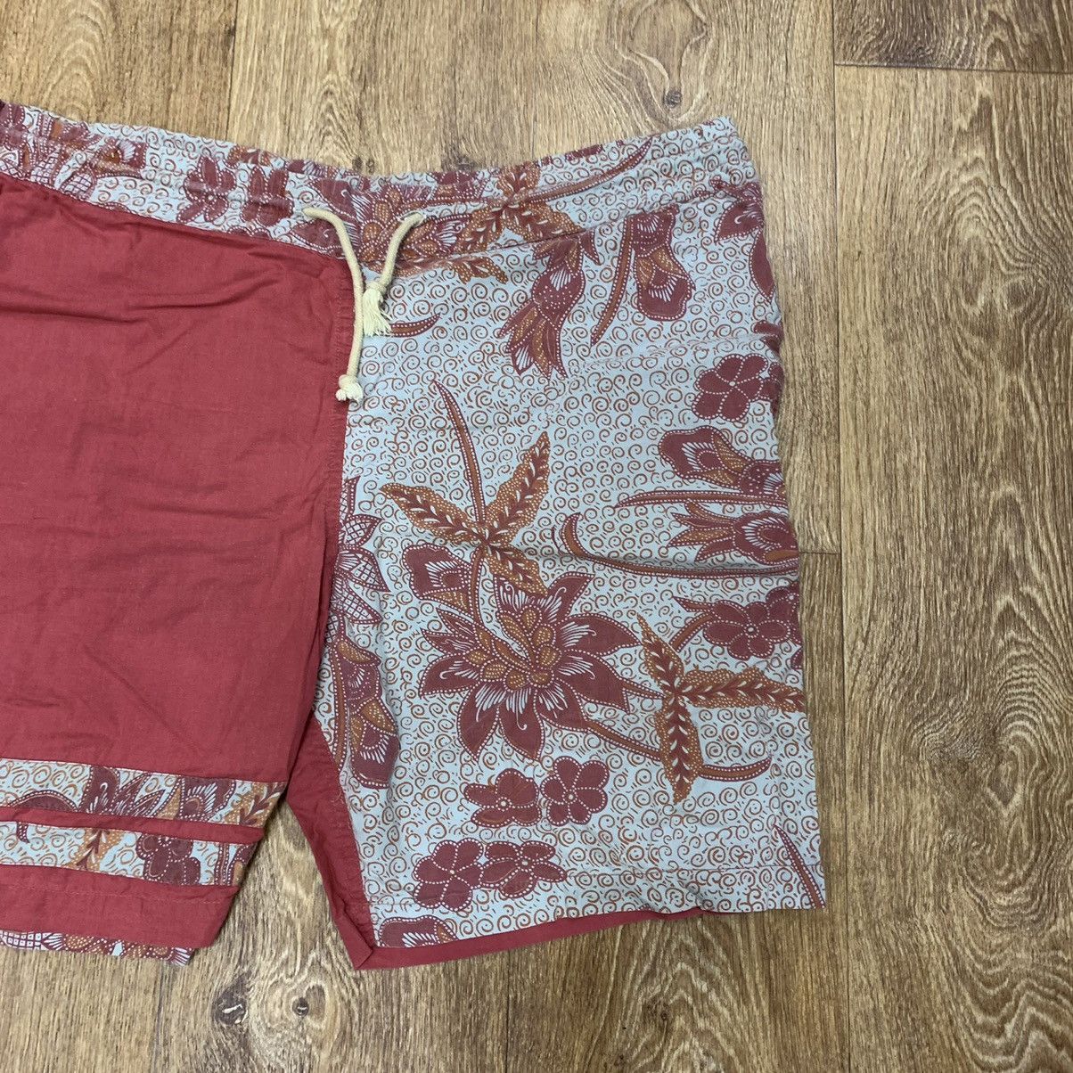 Vintage Vintage 90s Floral Print Baggy Shorts Streetwear Summer 36 Size US 36 / EU 52 - 2 Thumbnail