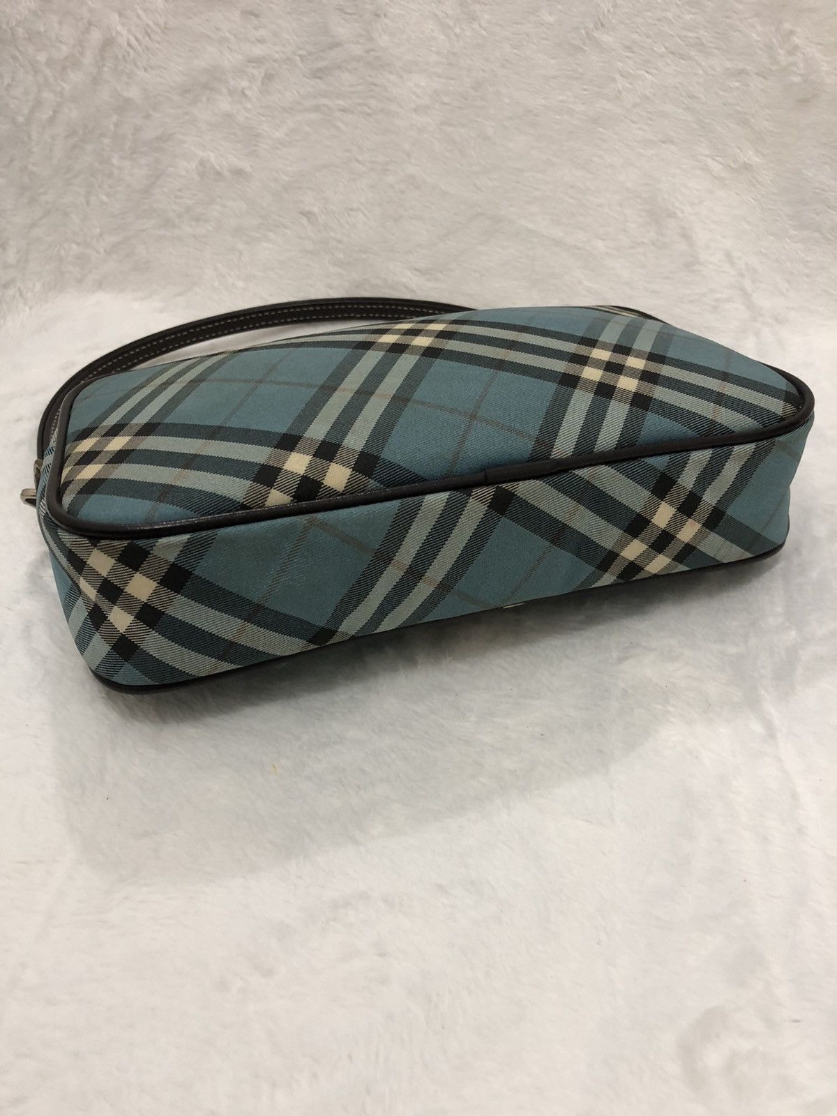 Burberry Burberry Blue Label Hand carry/wrislet Size ONE SIZE - 8 Thumbnail