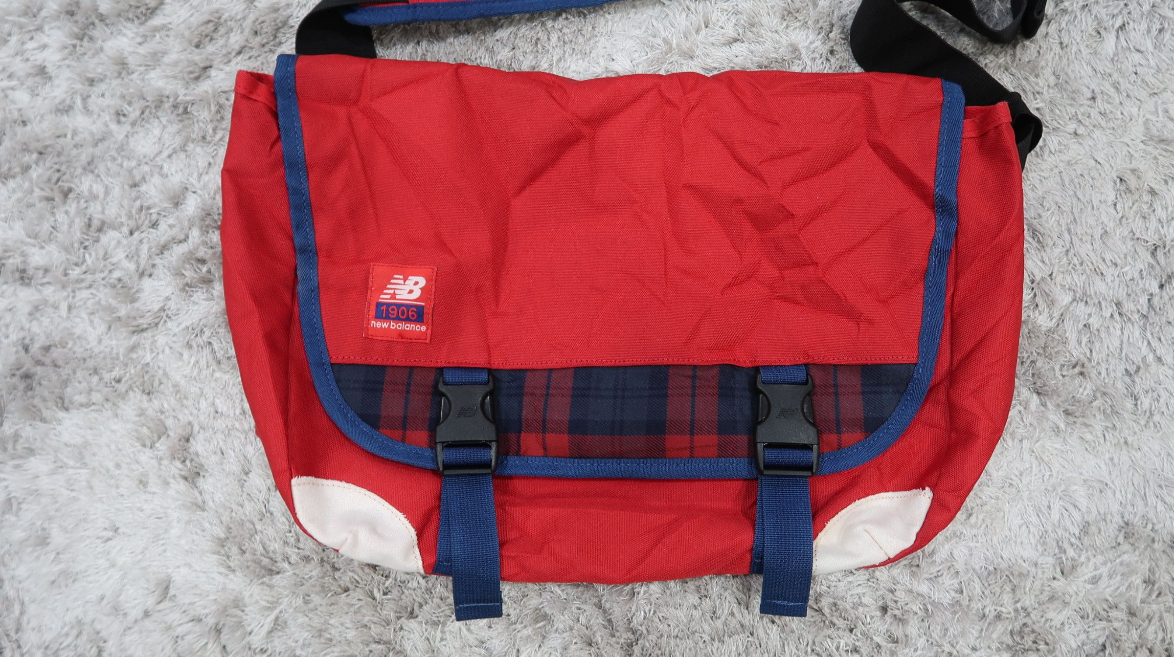 Japanese Brand Vintage New Balance 1906 Sling Bag Size ONE SIZE - 2 Thumbnail