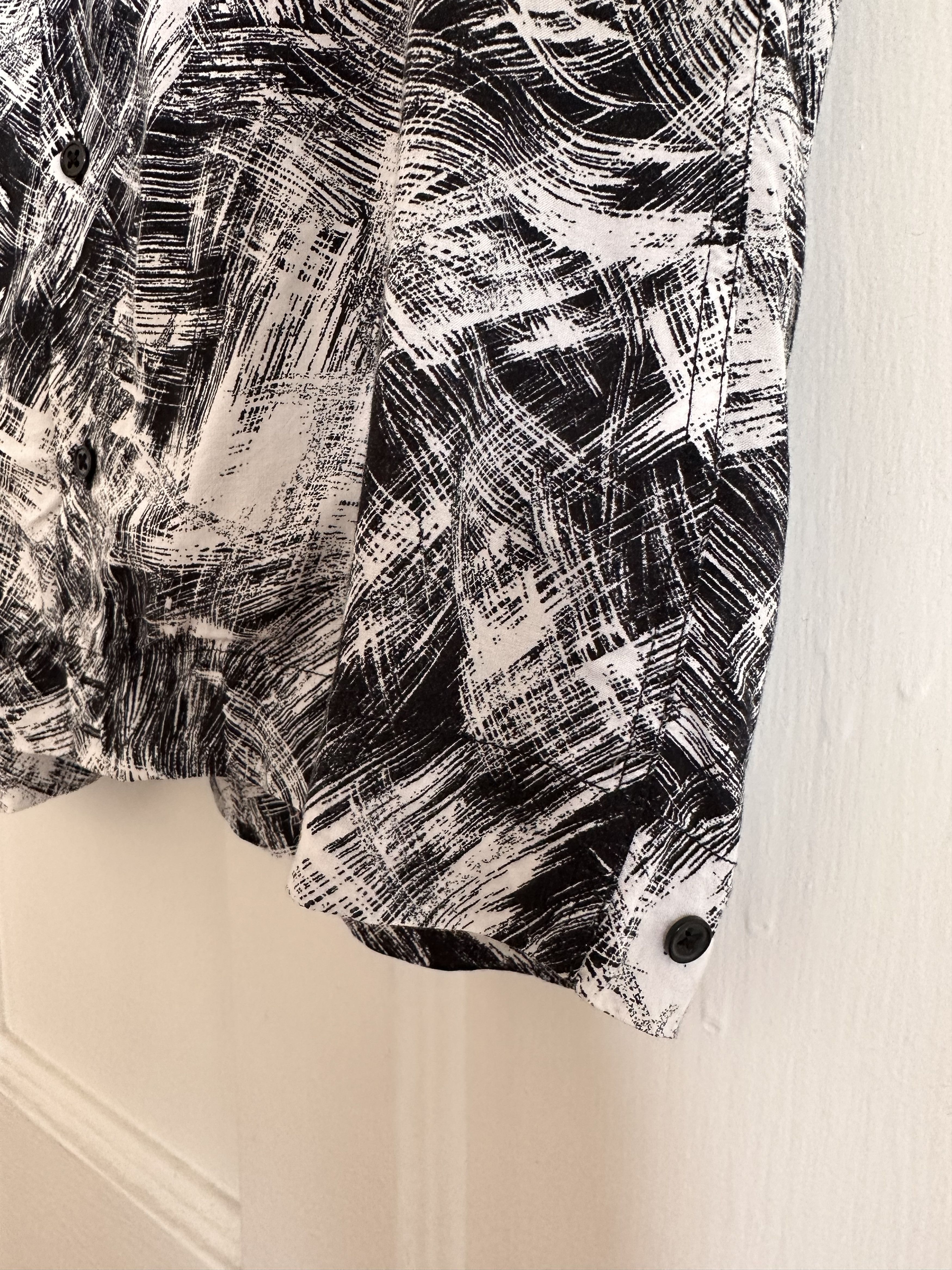 Sandro Sandro Brush Stroke Short Sleeve Shirt Size US S / EU 44-46 / 1 - 7 Thumbnail