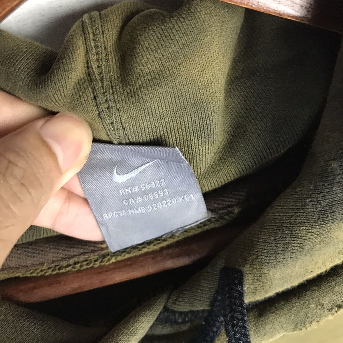 Nike × Vintage Vitage y2k Nike Distressed Bleached Hoodie Sweater Size US L / EU 52-54 / 3 - 7 Thumbnail