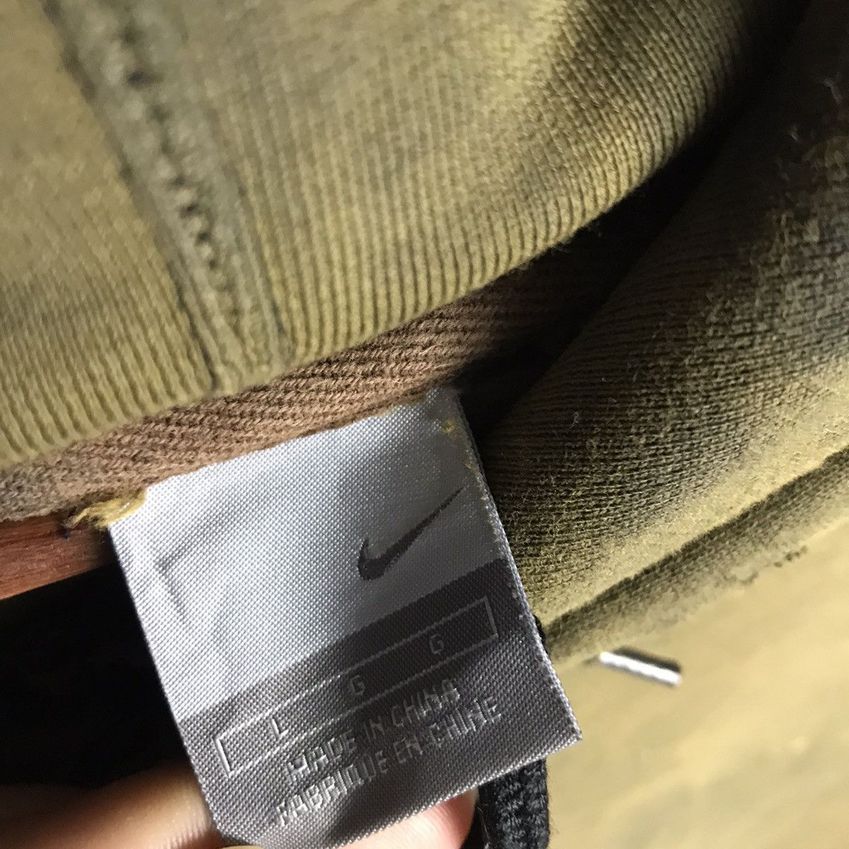 Nike × Vintage Vitage y2k Nike Distressed Bleached Hoodie Sweater Size US L / EU 52-54 / 3 - 6 Thumbnail