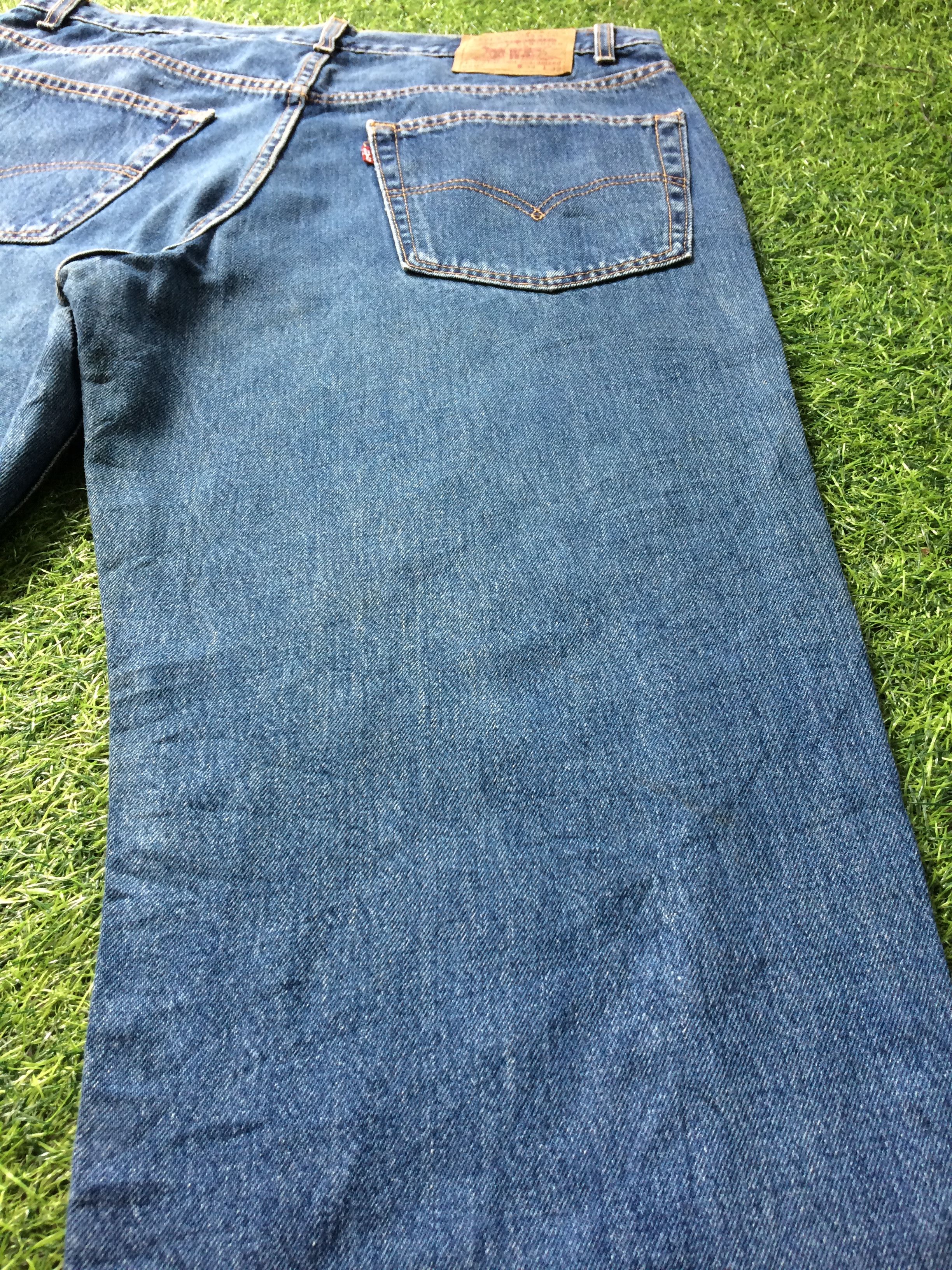Levi's Vintage Distressed Levis 550 Jeans #B-836 Size US 37 - 7 Thumbnail