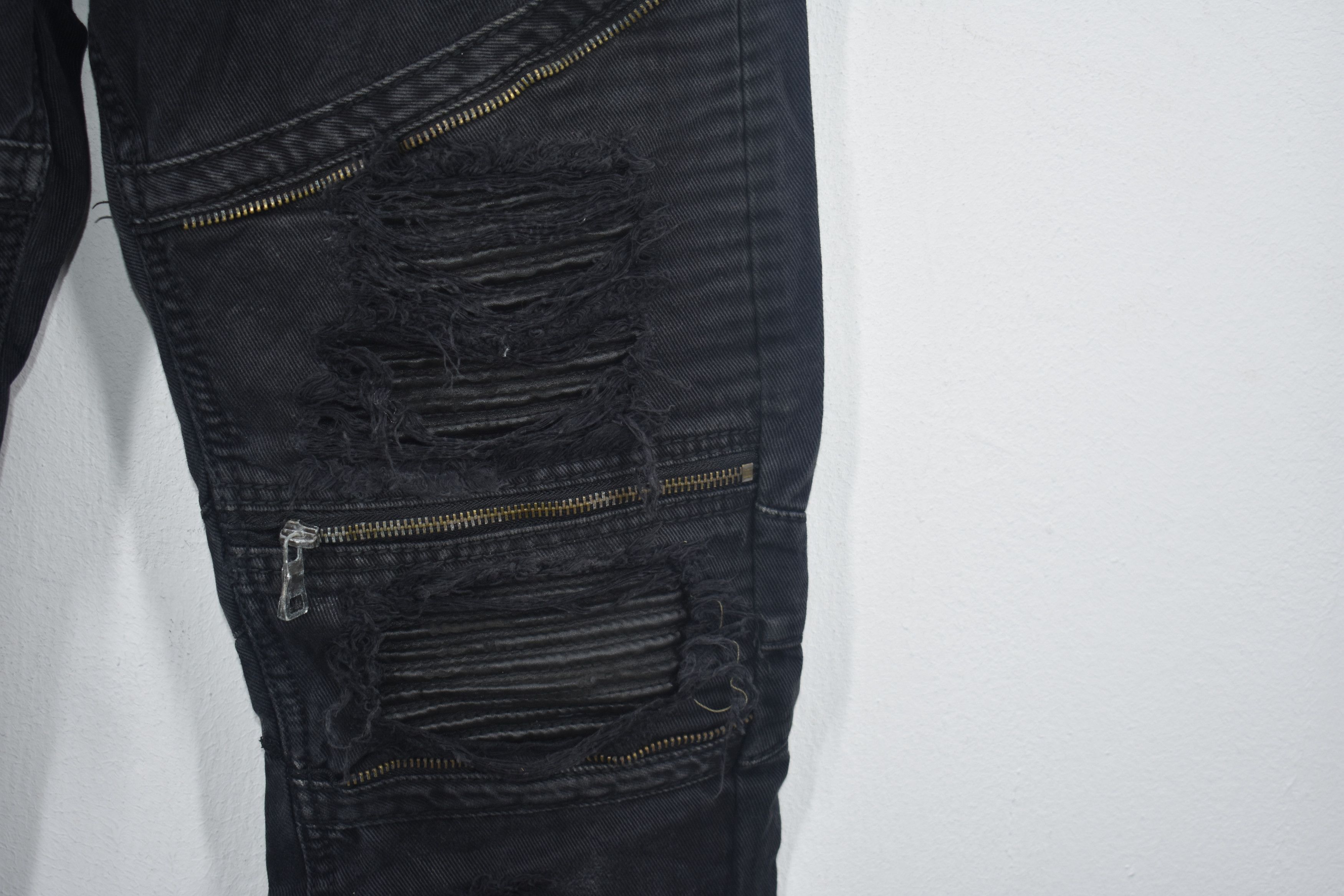 Smoke Rise × Vintage Black Distressed Smoke Rise Biker Jeans Size US 33 - 2 Thumbnail