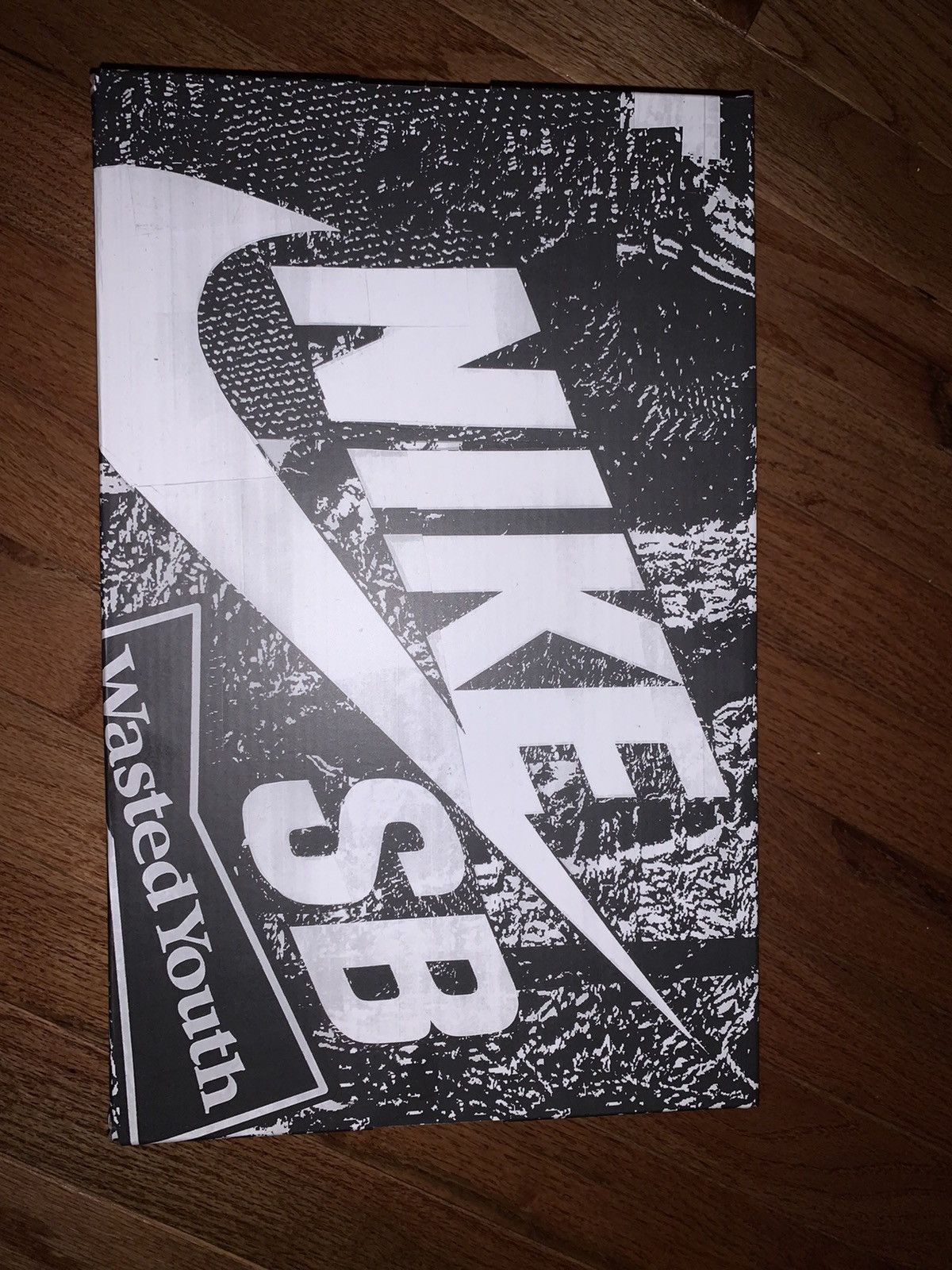 Nike Nike SB Dunk Low Wasted Youth Special Box Size US 7 / EU 40 - 9 Thumbnail