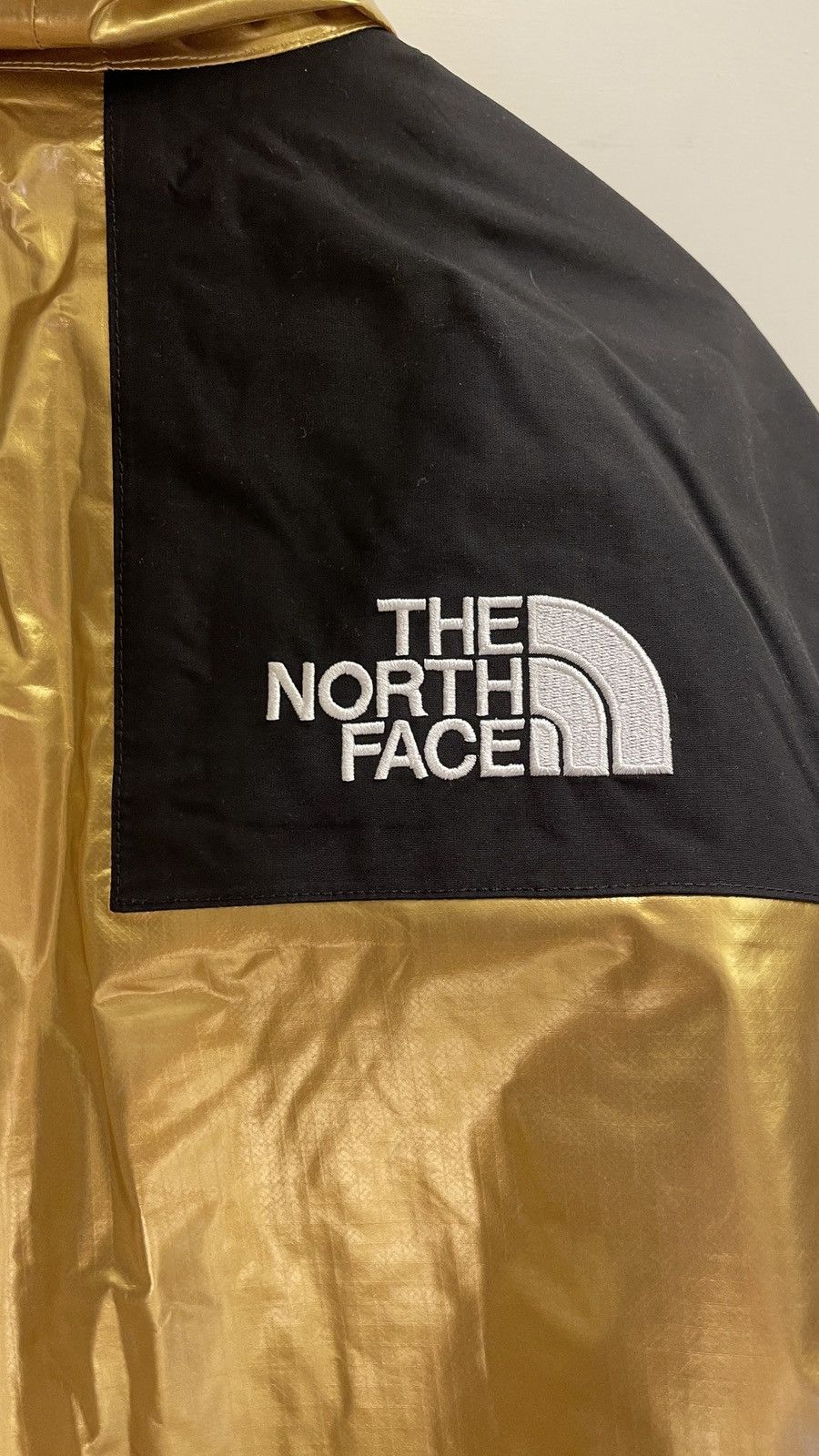 Supreme × The North Face Supreme The North Face Metallic Mountain Parka Gold Size US L / EU 52-54 / 3 - 10 Thumbnail