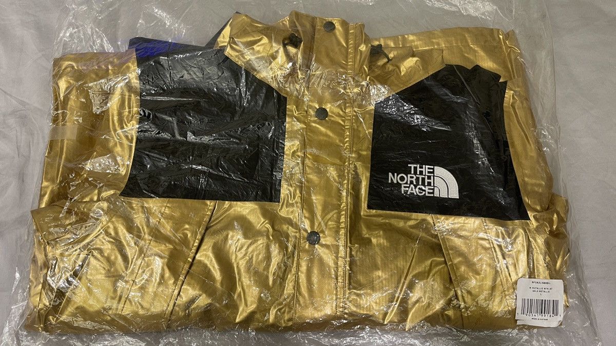 Supreme × The North Face Supreme The North Face Metallic Mountain Parka Gold Size US L / EU 52-54 / 3 - 11 Thumbnail