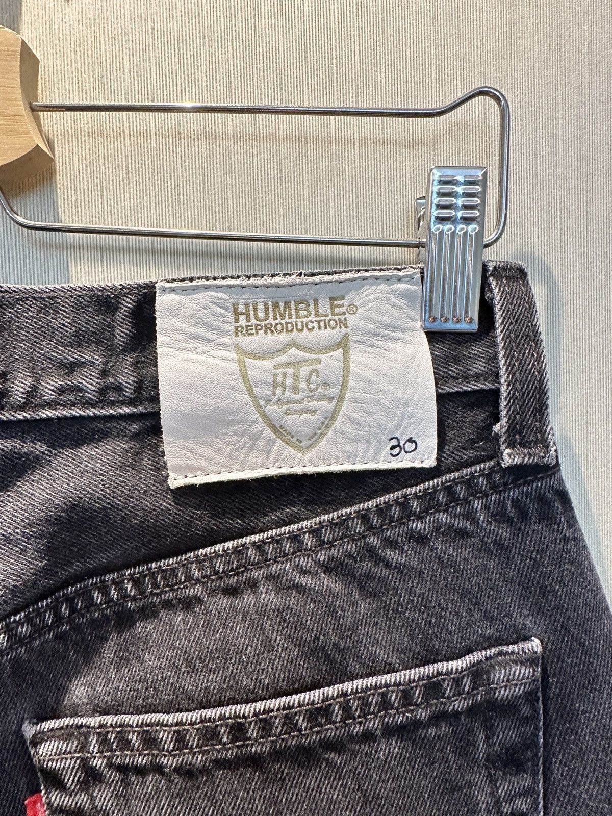 Hollywood Trading Company HTC IrregulaR HUMBLE Gemstone Studded Vintage Levi’s Shorts Size US 30 / EU 46 - 7 Thumbnail