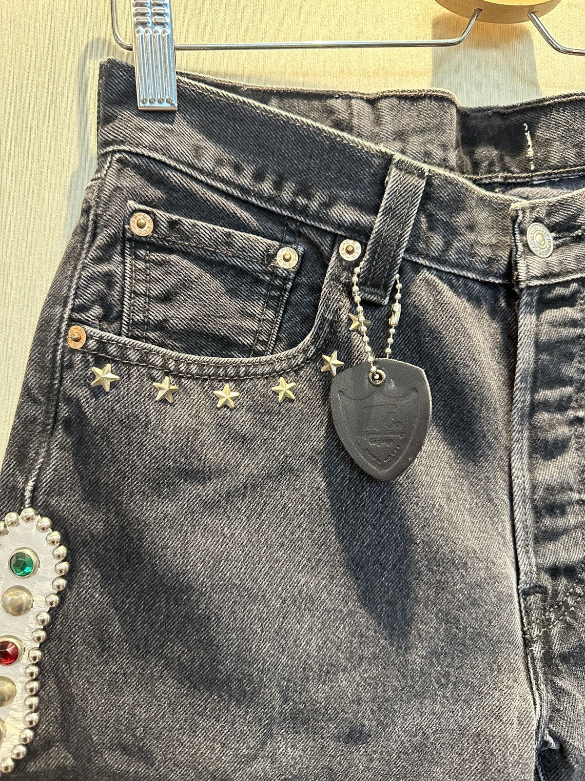 Hollywood Trading Company HTC IrregulaR HUMBLE Gemstone Studded Vintage Levi’s Shorts Size US 30 / EU 46 - 2 Thumbnail