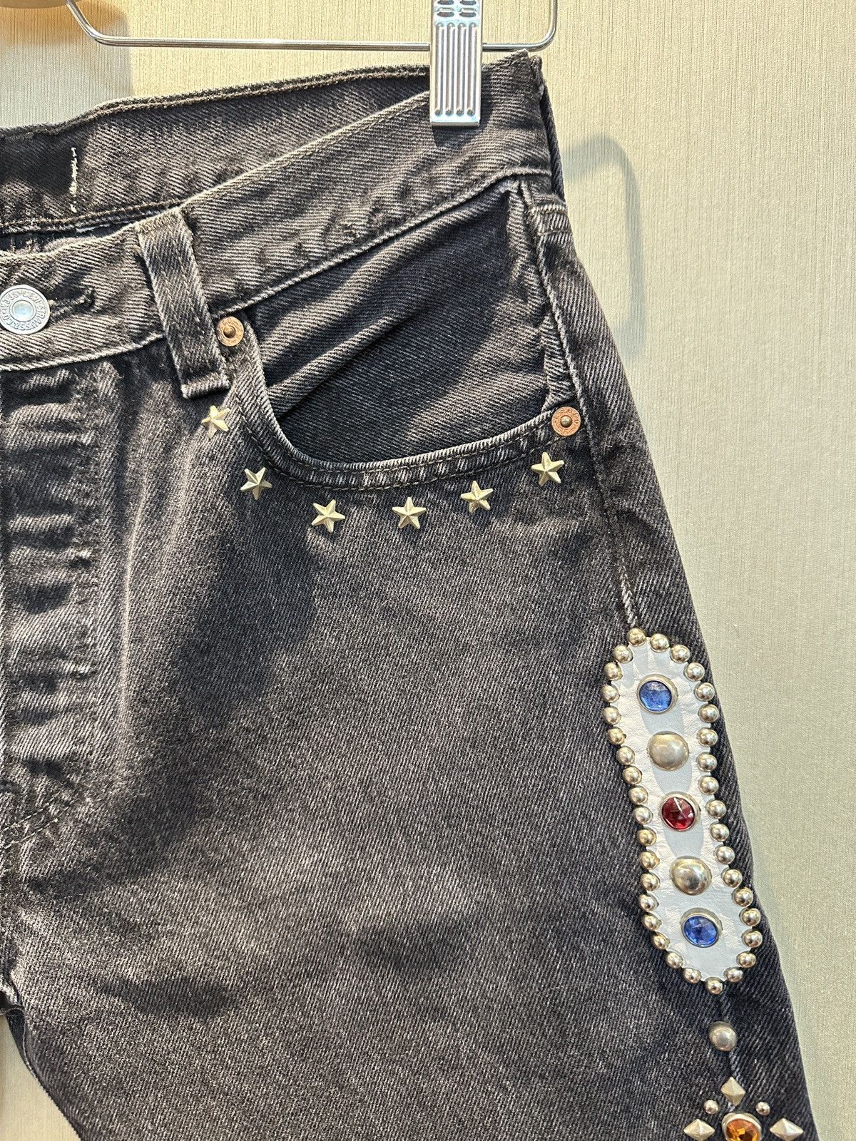 Hollywood Trading Company HTC IrregulaR HUMBLE Gemstone Studded Vintage Levi’s Shorts Size US 30 / EU 46 - 3 Thumbnail