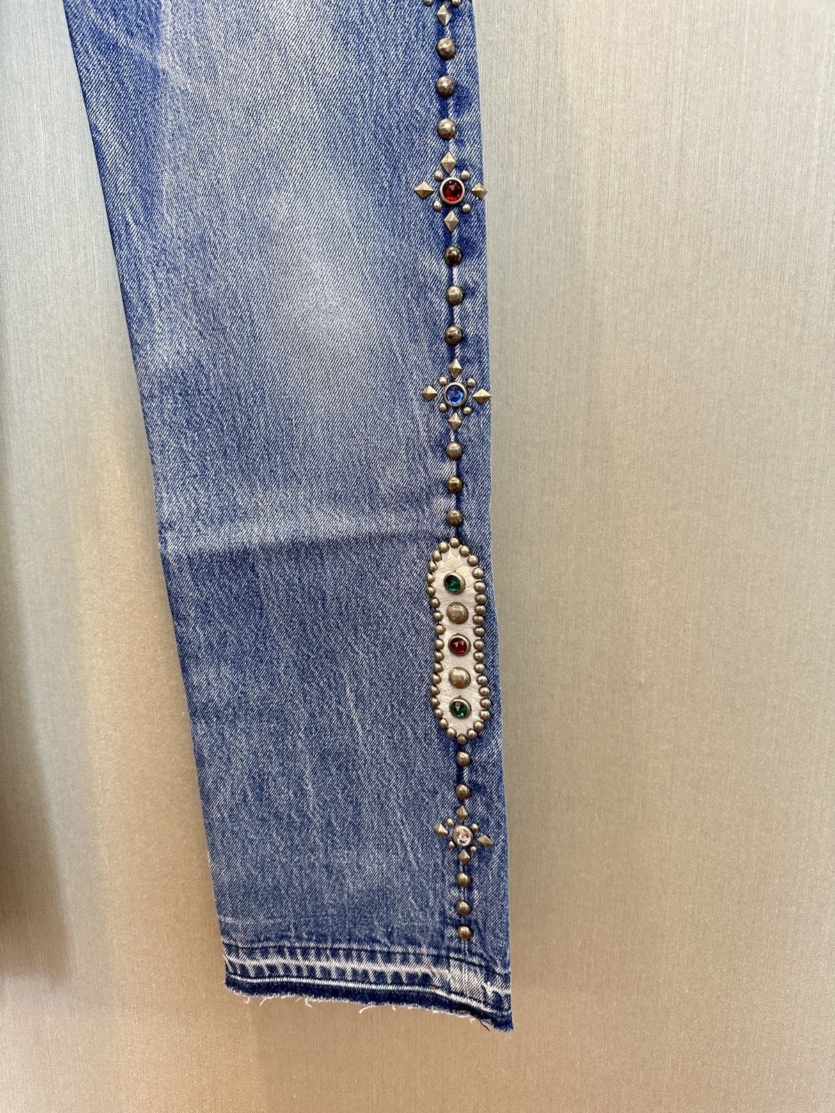 Hollywood Trading Company HTC IrregulaR HUMBLE Gemstone Studded Vintage Levi’s Jeans Size 25" / US 0 / IT 36 - 7 Thumbnail