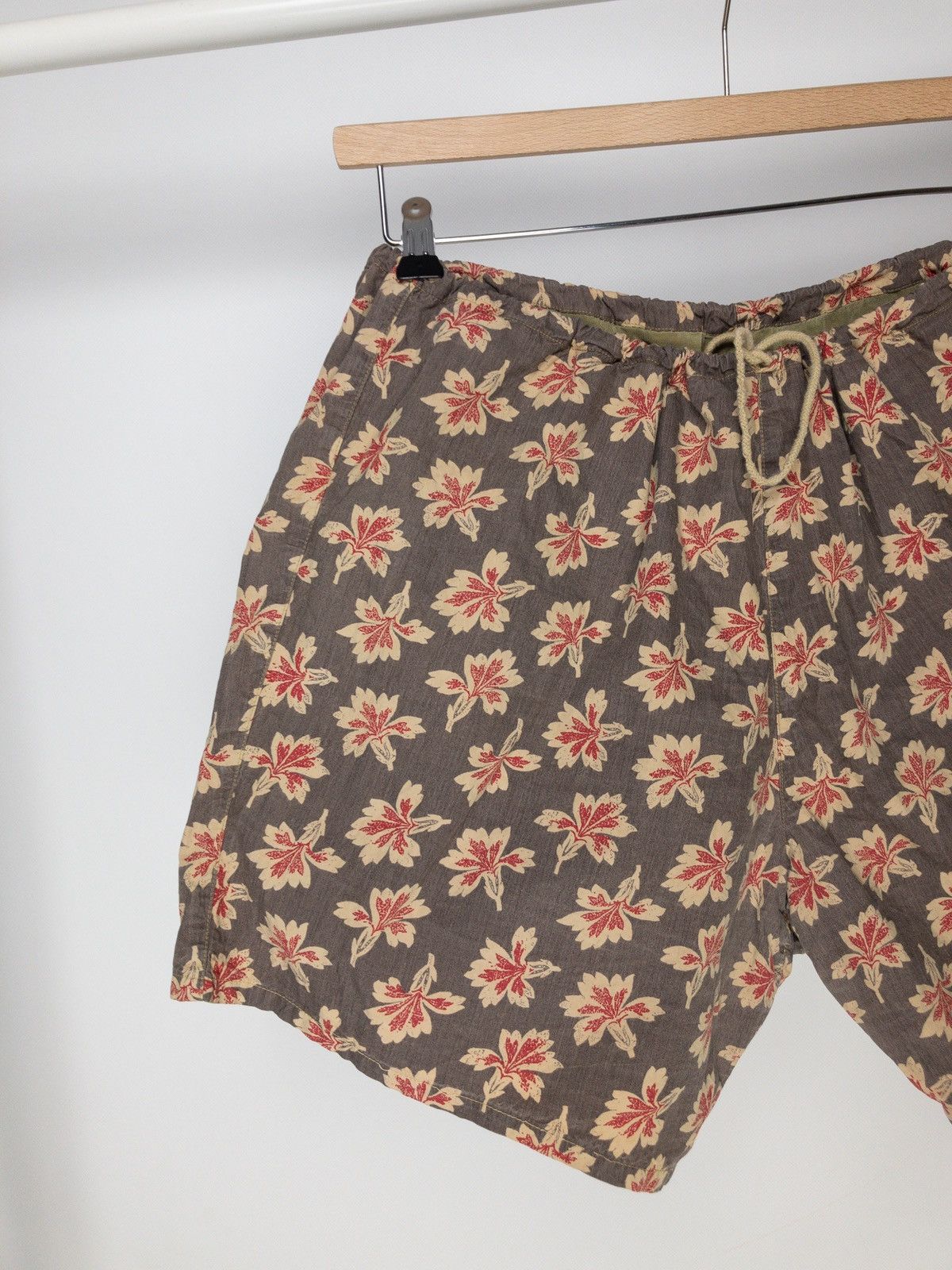 C.P. Company 90’s C.P. Company from Massimo Osti flowers printed shorts Size US 34 / EU 50 - 3 Thumbnail