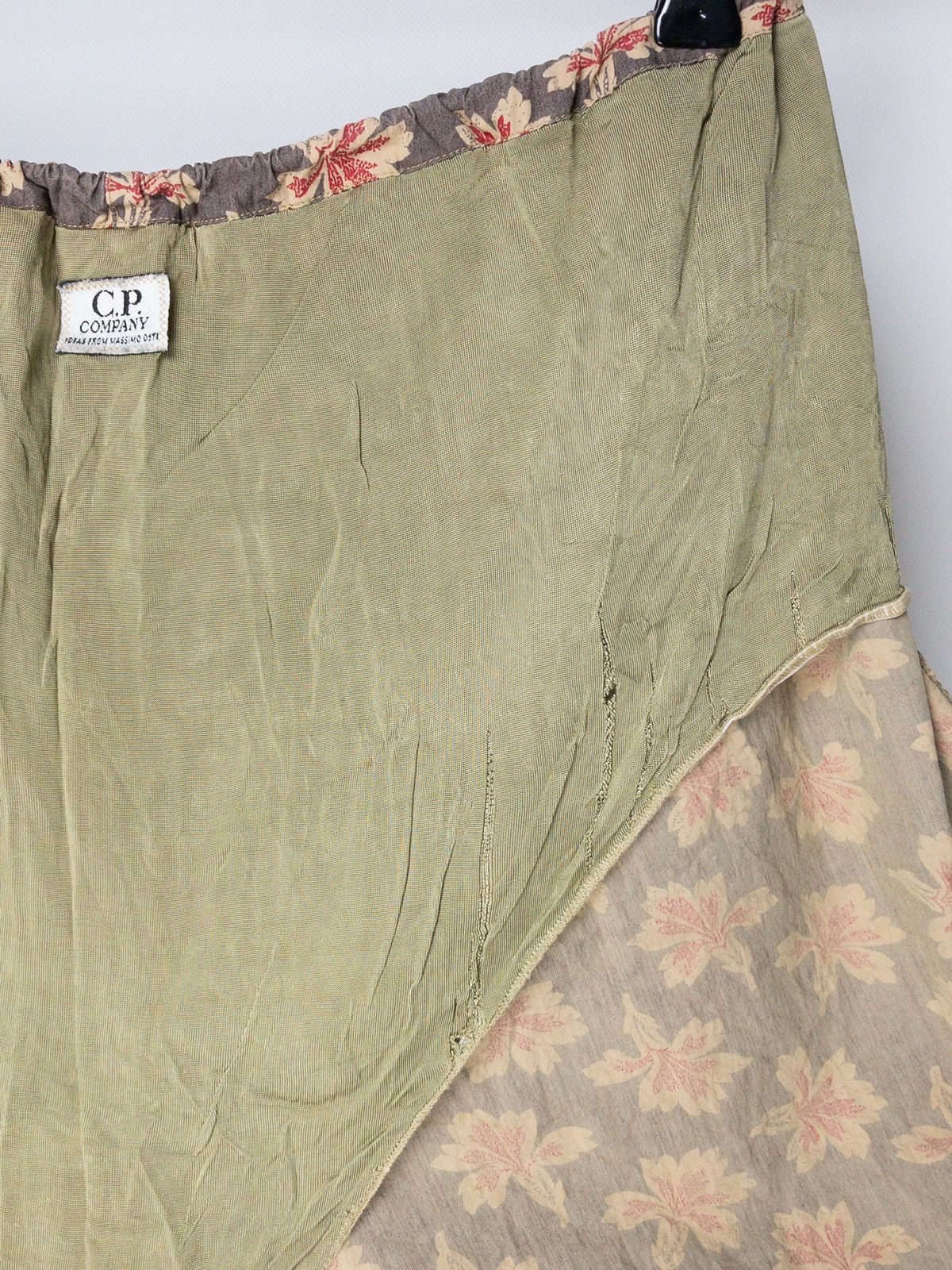 C.P. Company 90’s C.P. Company from Massimo Osti flowers printed shorts Size US 34 / EU 50 - 8 Thumbnail