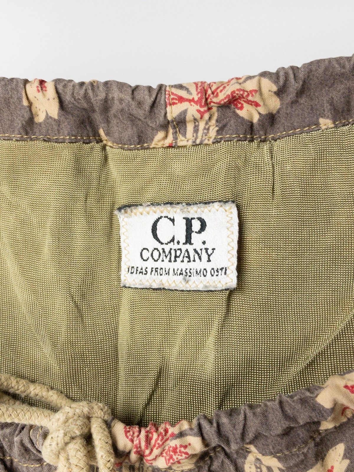 C.P. Company 90’s C.P. Company from Massimo Osti flowers printed shorts Size US 34 / EU 50 - 10 Thumbnail