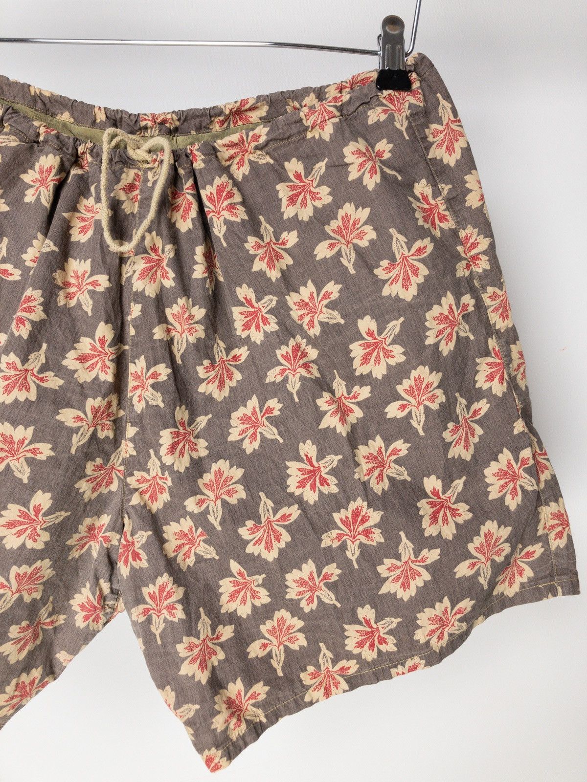 C.P. Company 90’s C.P. Company from Massimo Osti flowers printed shorts Size US 34 / EU 50 - 4 Thumbnail