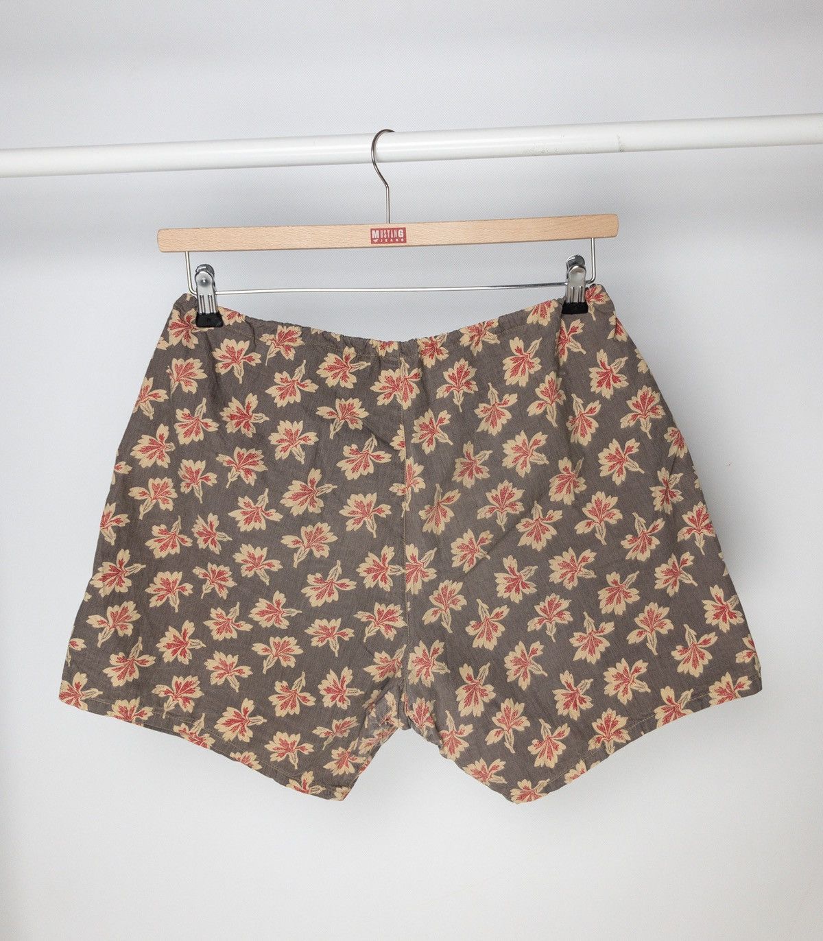 C.P. Company 90’s C.P. Company from Massimo Osti flowers printed shorts Size US 34 / EU 50 - 2 Thumbnail