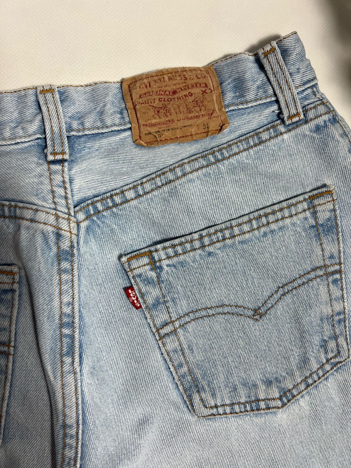 Levi's × Levi's Vintage Clothing Vintage Levis 501 90s baby blue jeans 32x32 straight Denim Size US 32 / EU 48 - 5 Thumbnail