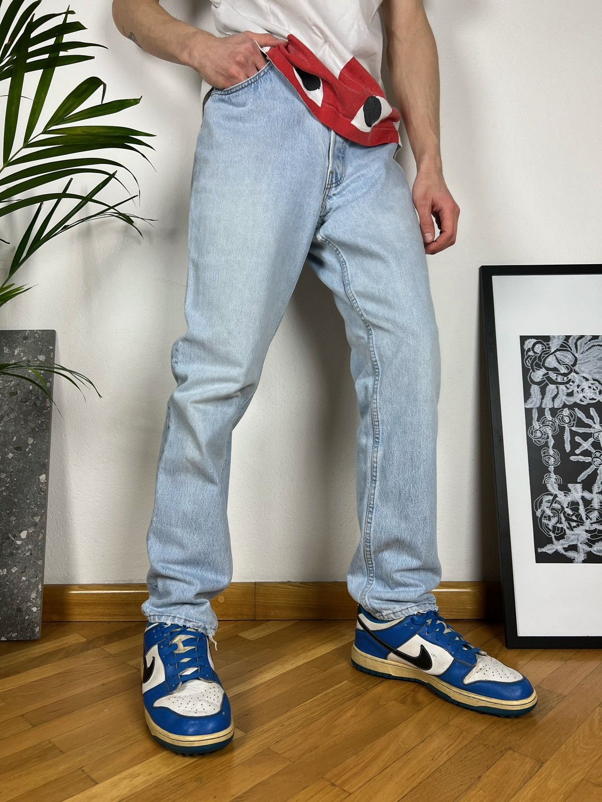 Levi's × Levi's Vintage Clothing Vintage Levis 501 90s baby blue jeans 32x32 straight Denim Size US 32 / EU 48 - 8 Thumbnail