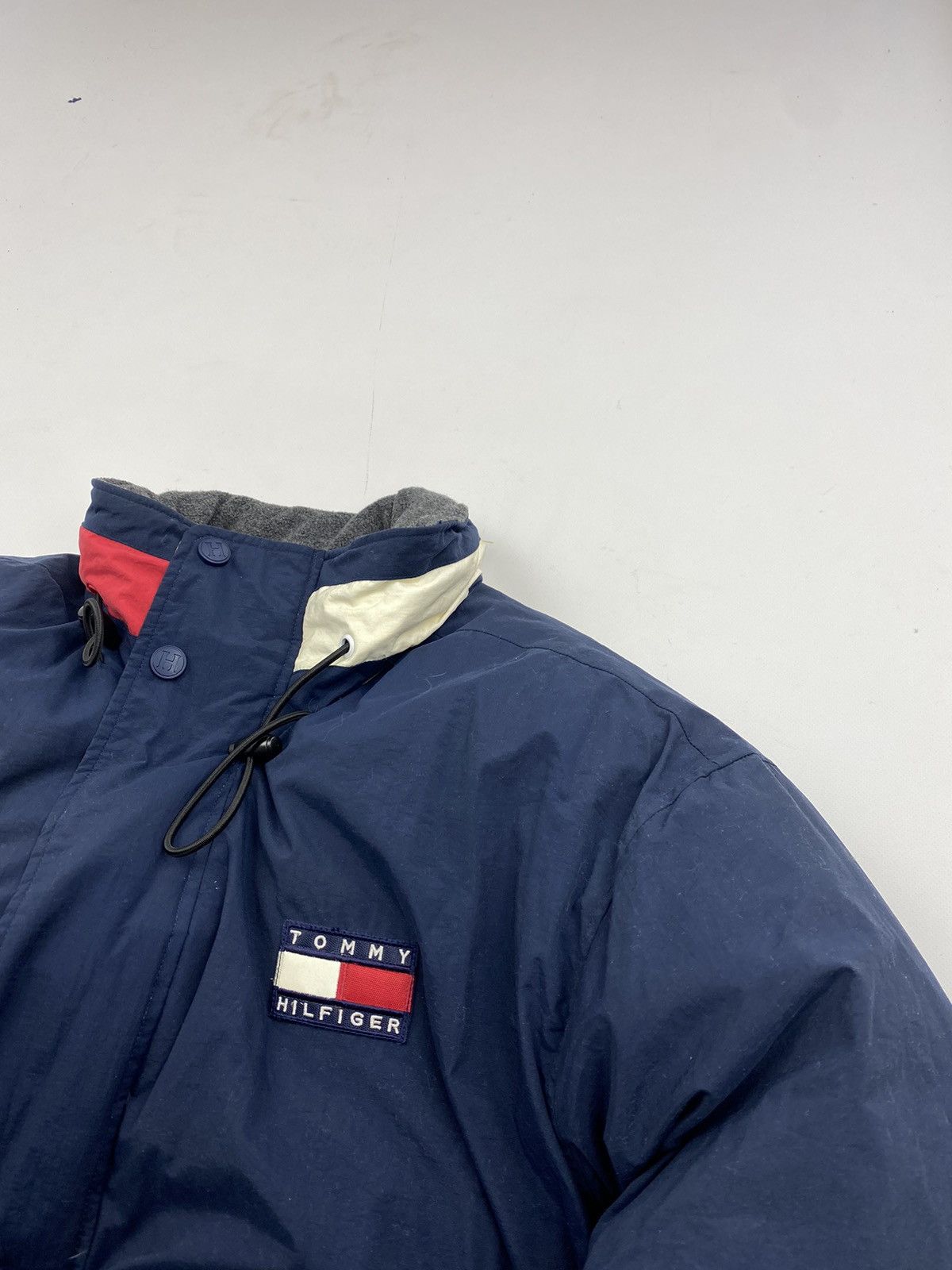 Tommy Hilfiger Vintage Tommy Hilfiger Puffer Jacket Size US L / EU 52-54 / 3 - 4 Thumbnail