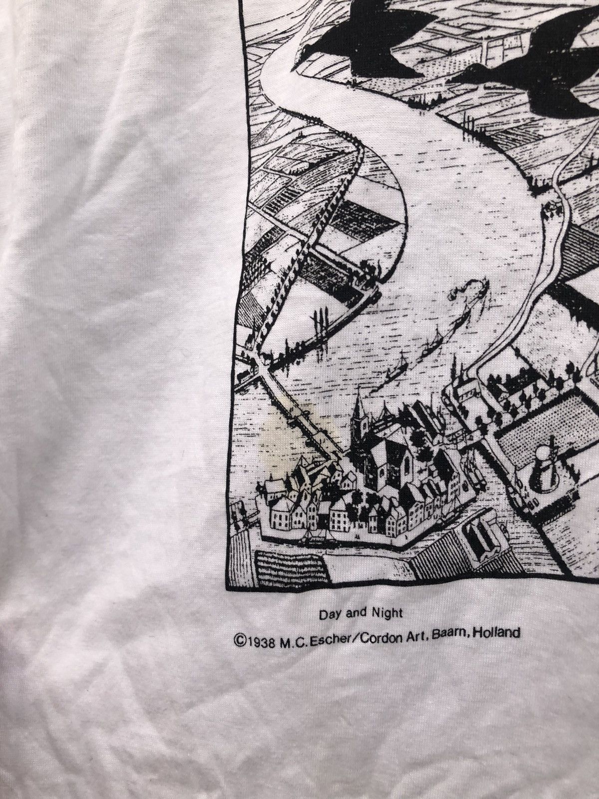 Vintage Vintage M.c Escher Art T-Shirts Size US M / EU 48-50 / 2 - 5 Thumbnail
