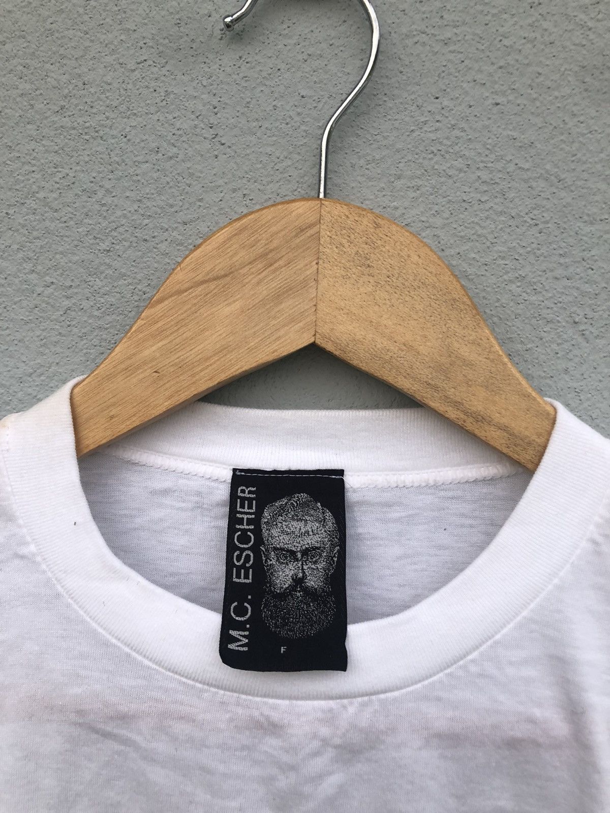 Vintage Vintage M.c Escher Art T-Shirts Size US M / EU 48-50 / 2 - 6 Thumbnail