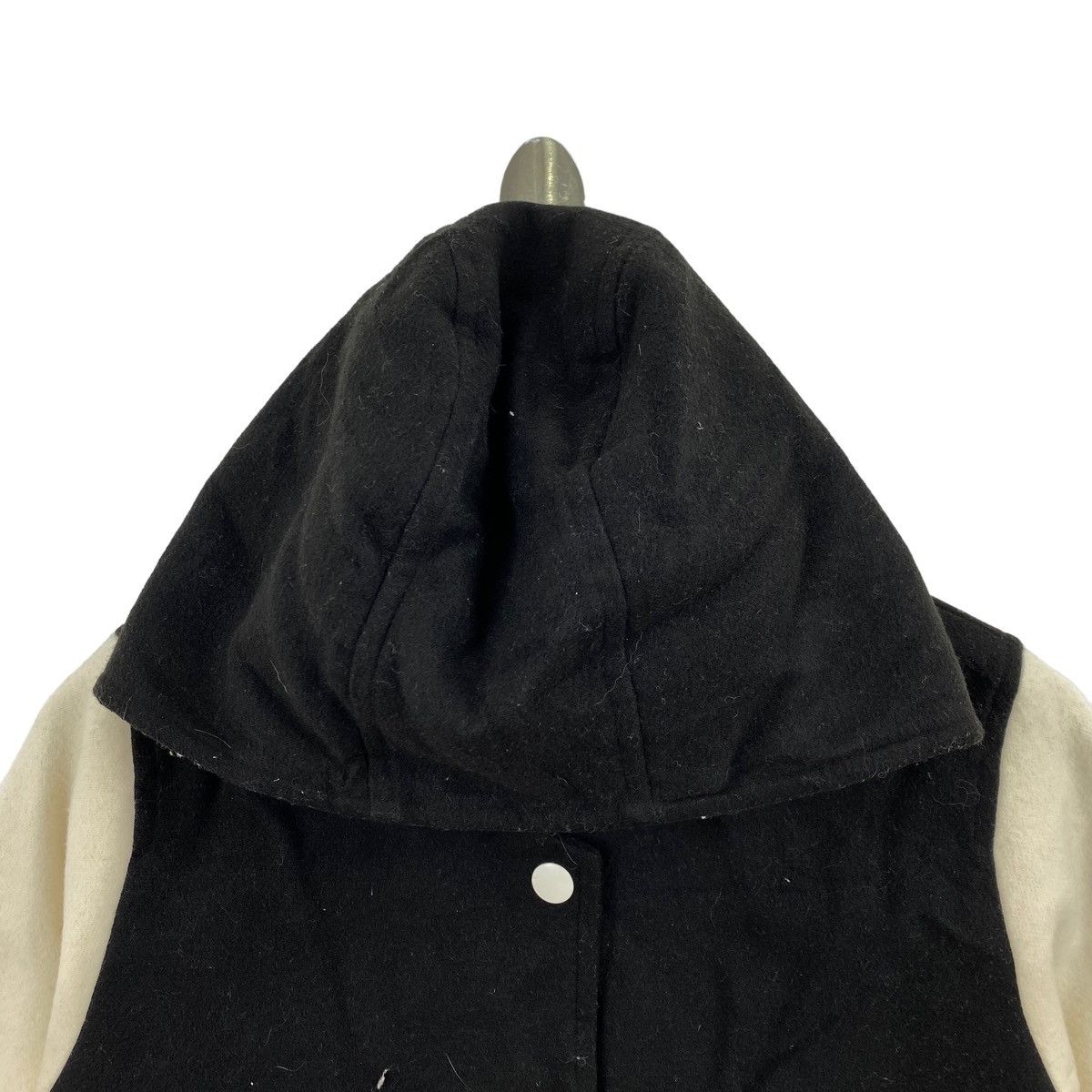 Vintage Vintage E HYPHENWORLD GALLERY Snap Button Varsity Hoodie Size US S / EU 44-46 / 1 - 2 Thumbnail
